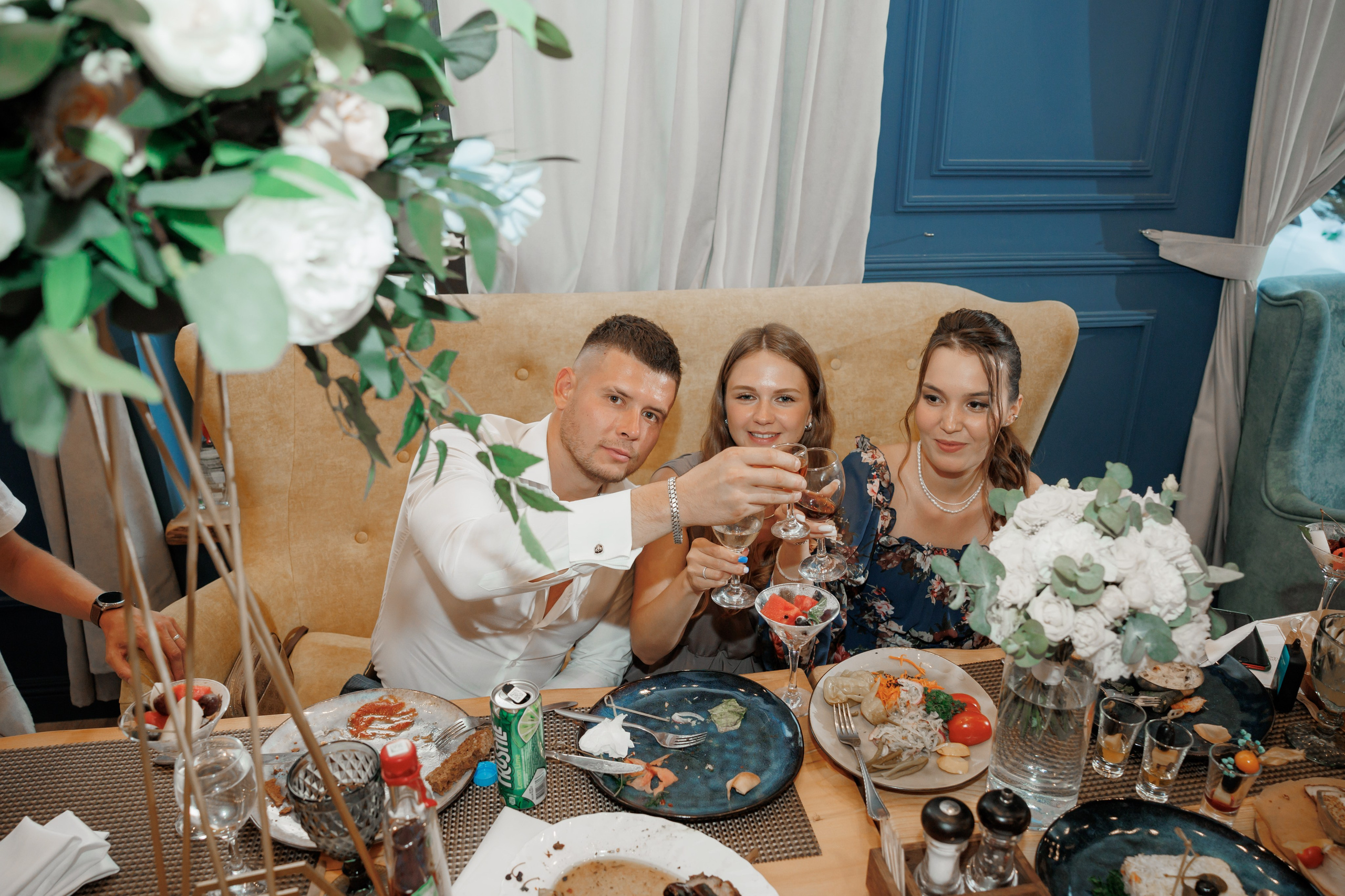 Полина и Дмитрий, загородный клуб «Барин», ЗАГС в г. Пушкино. Свадебный и репортажный фотограф (Москва, Королев и другие)