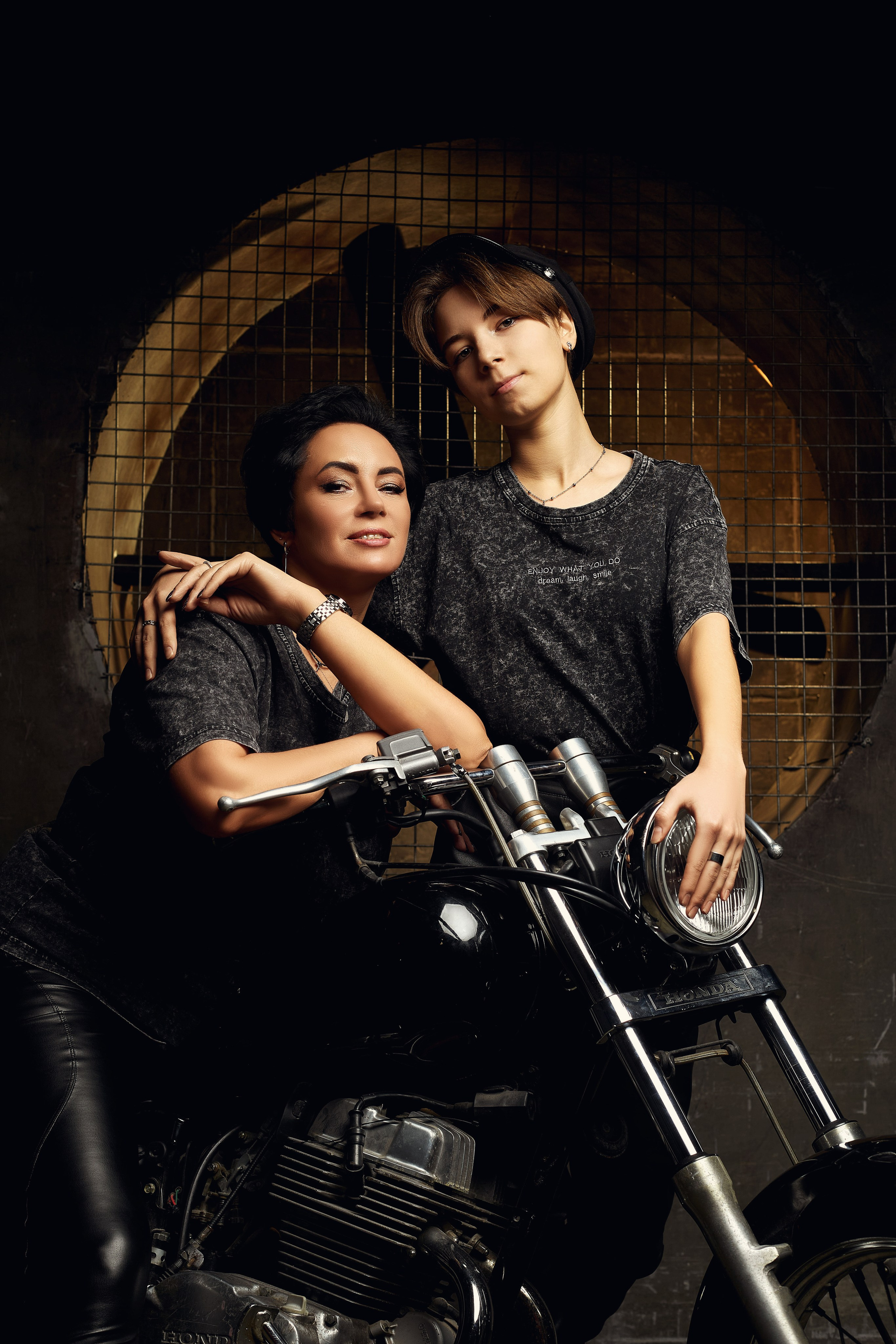 Марина и Вика. Cross-studio