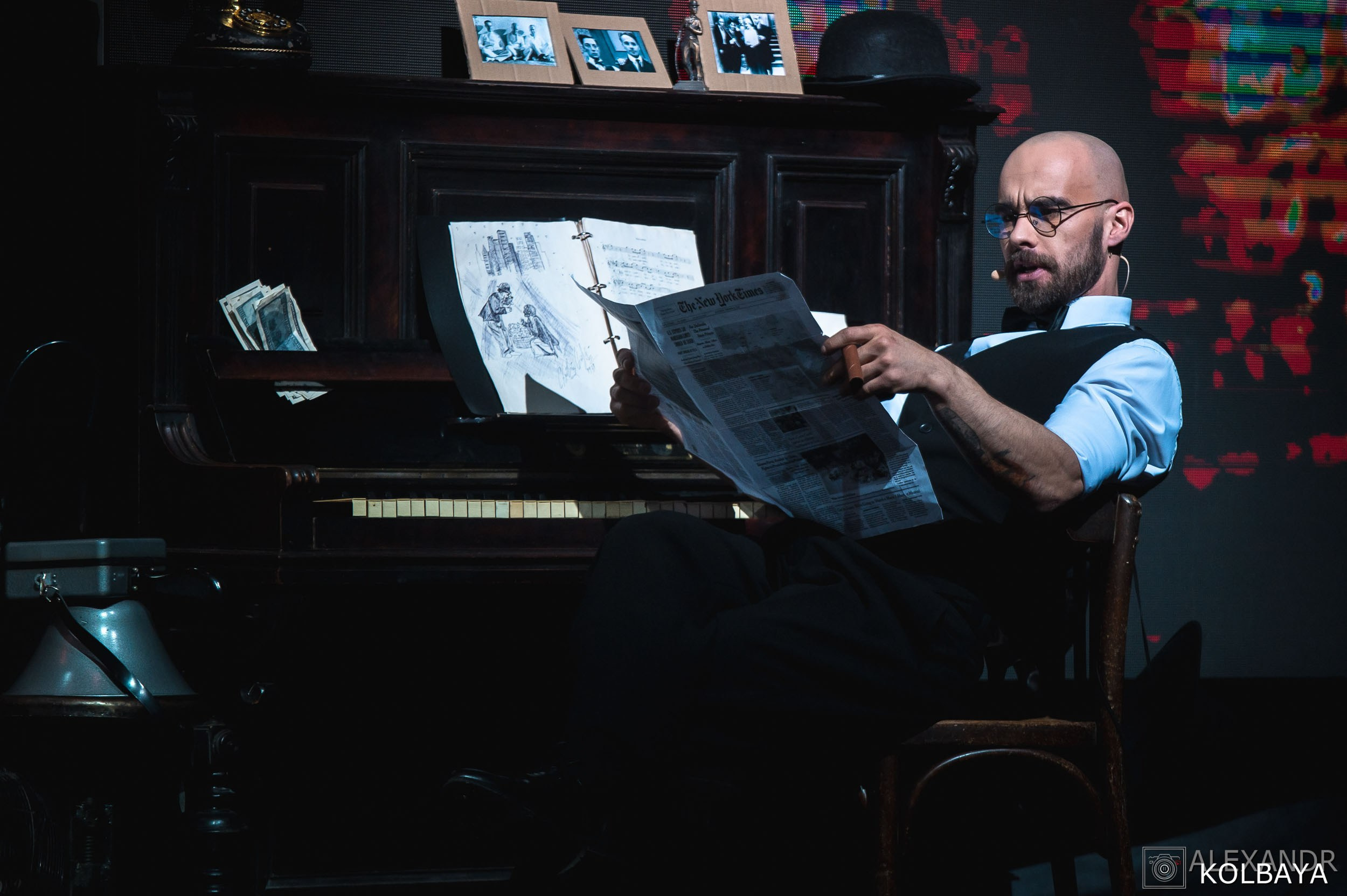 Фотографии со спектакля «Привет, я тетя Чарли». Концертный и театральный репортажный фотограф в Москве Александр Колбая