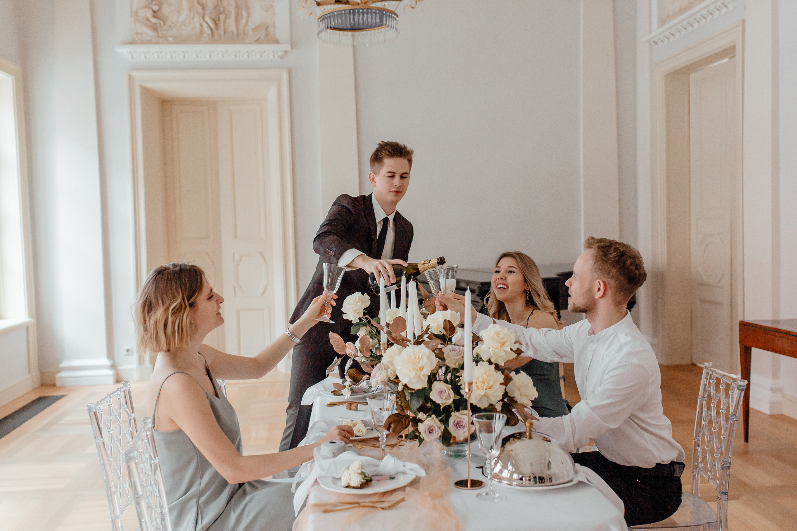 Свадебная фотосессия в усадьбе Муравьевых-Апостолов. Свадебный фотограф в Москве Дарья Олендарёва