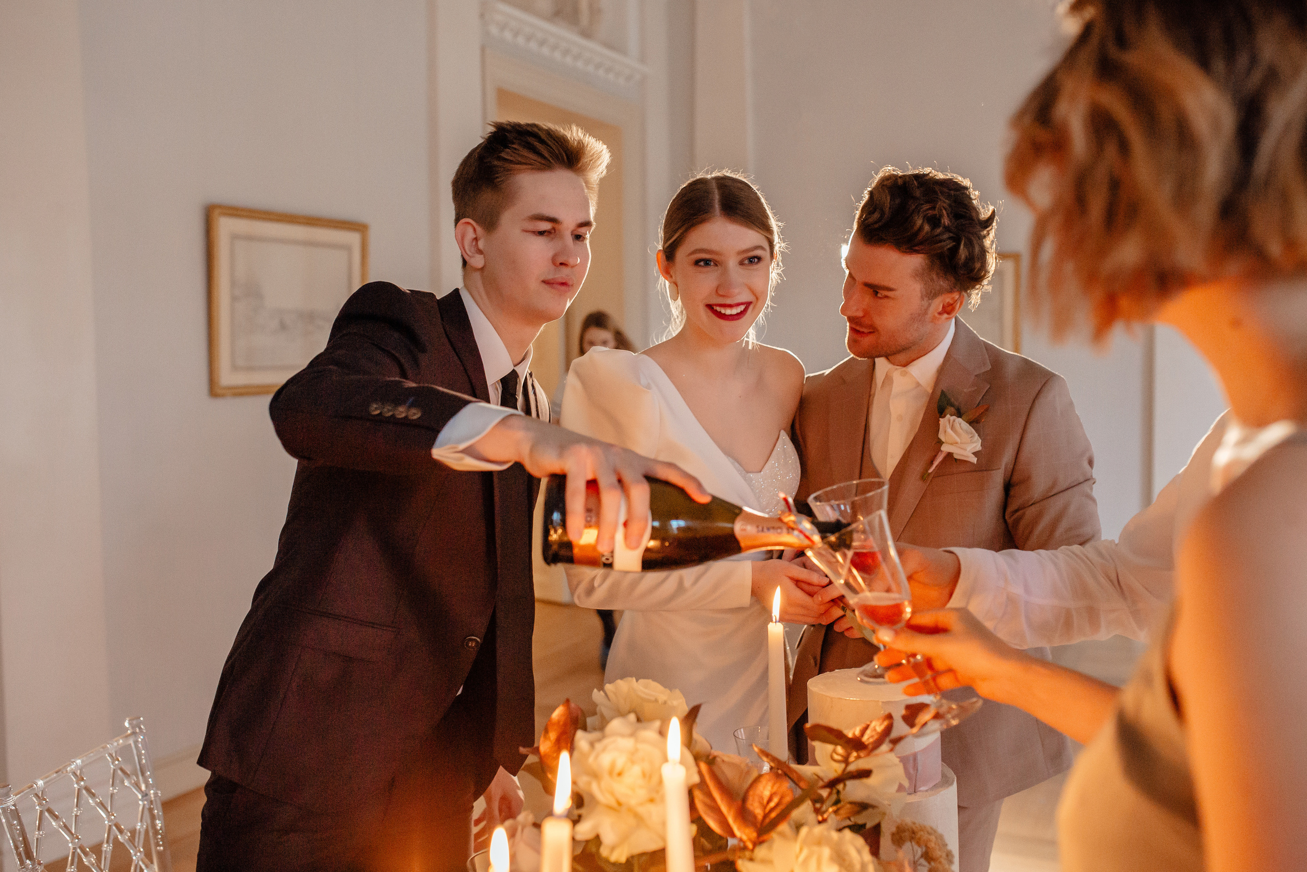 Свадебная фотосессия в усадьбе Муравьевых-Апостолов. Свадебный фотограф в Москве Дарья Олендарёва