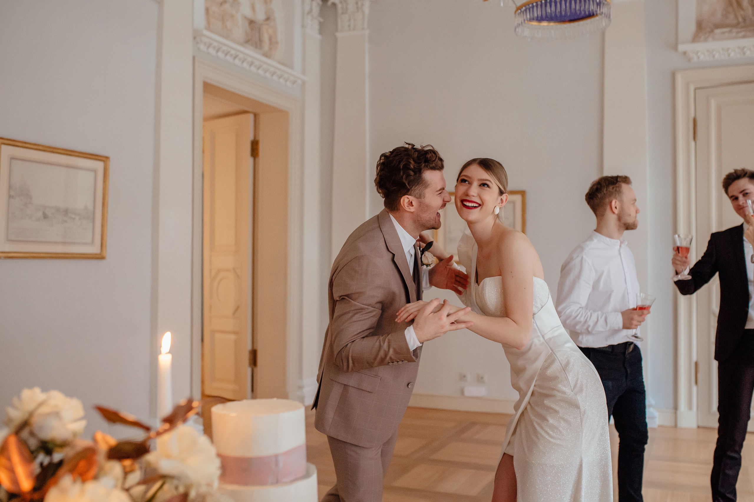 Свадебная фотосессия в усадьбе Муравьевых-Апостолов. Свадебный фотограф в Москве Дарья Олендарёва