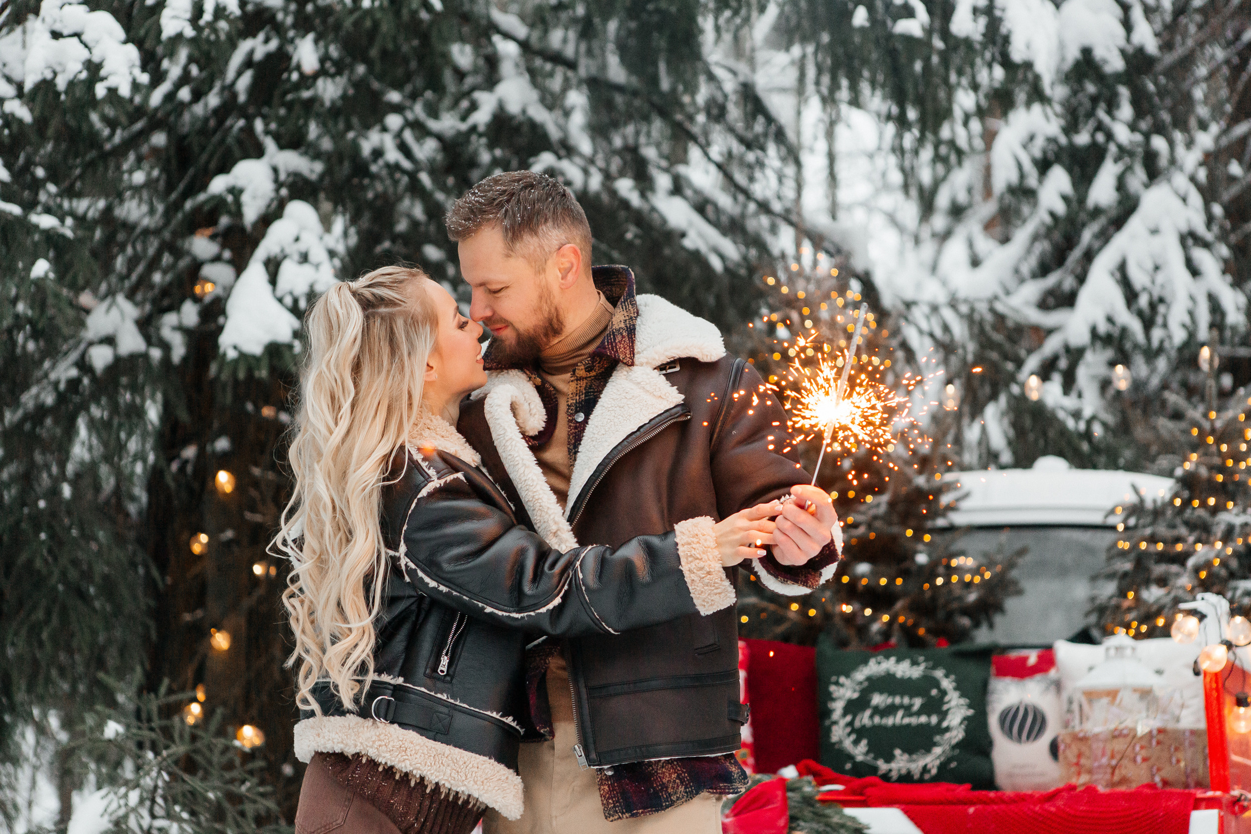 Новогодняя фотосессия с красным авто. Свадебный фотограф в Москве Дарья Олендарёва