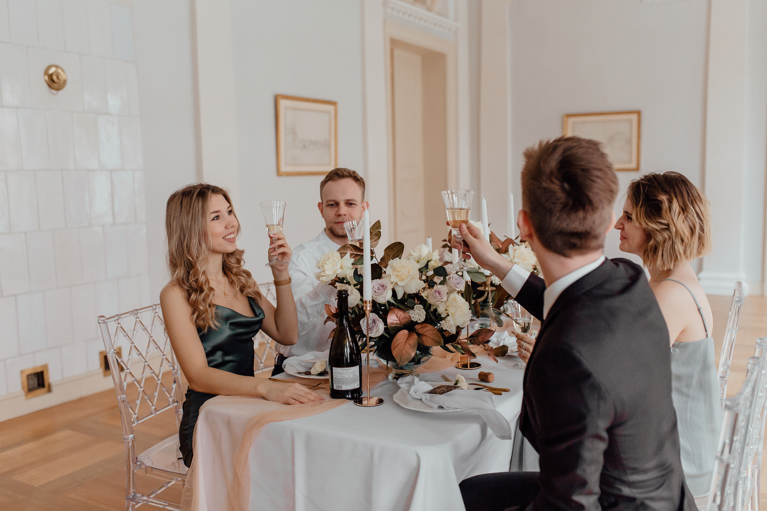 Свадебная фотосессия в усадьбе Муравьевых-Апостолов. Свадебный фотограф в Москве Дарья Олендарёва