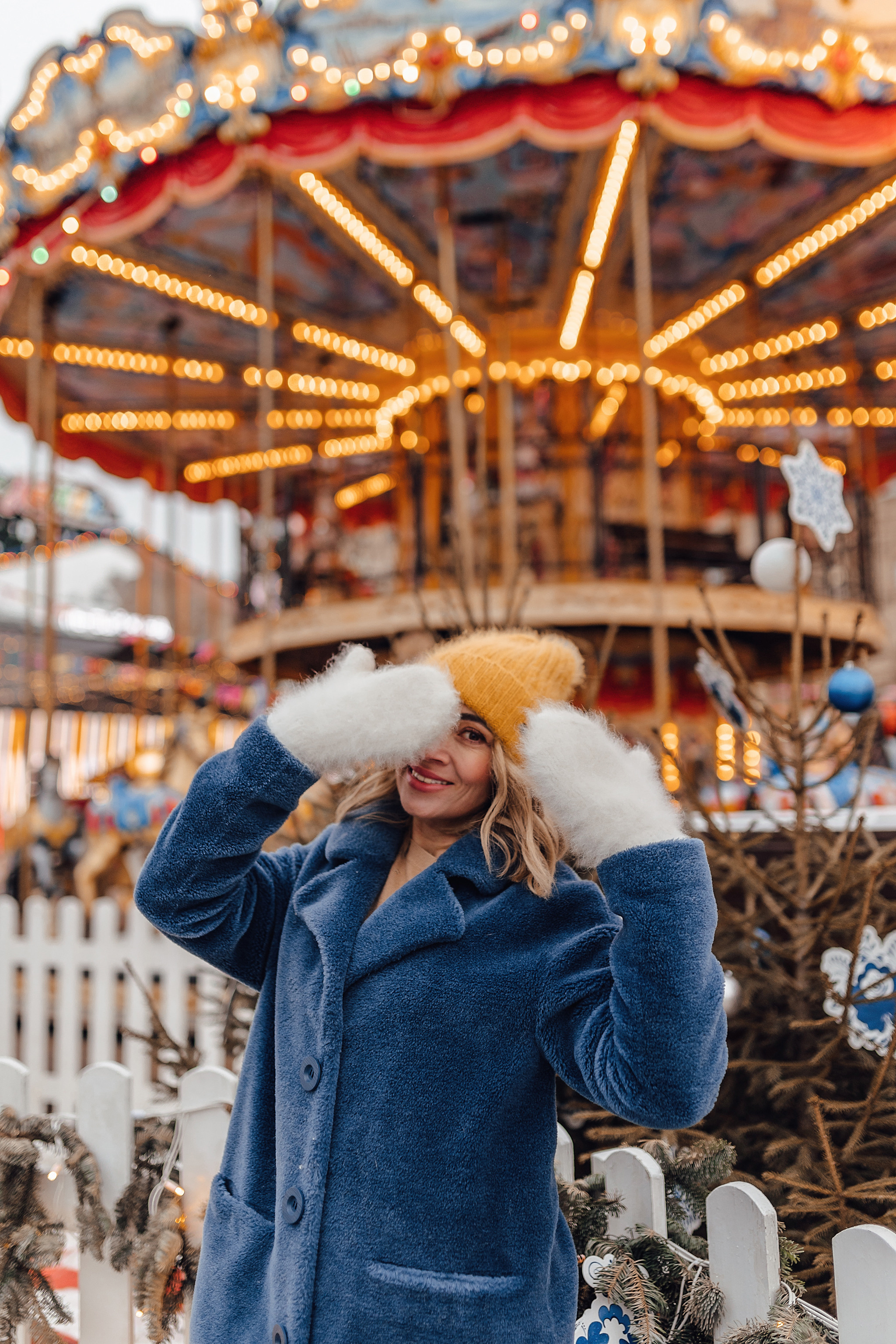 Новогоднее фото у карусели