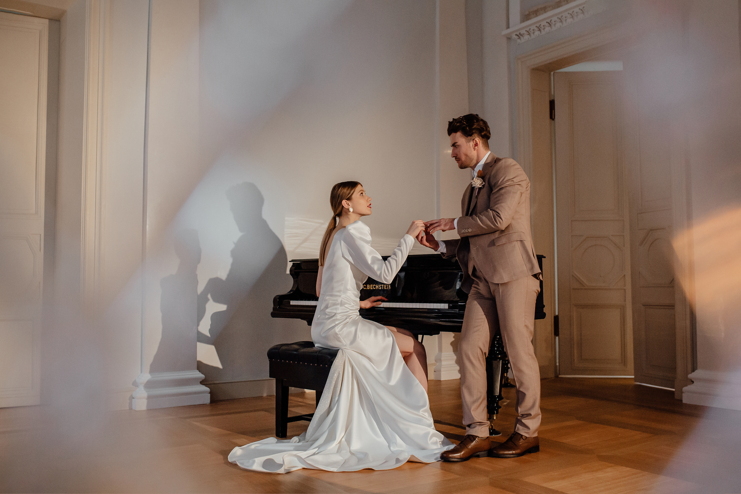 Свадебная фотосессия в усадьбе Муравьевых-Апостолов. Свадебный фотограф в Москве Дарья Олендарёва