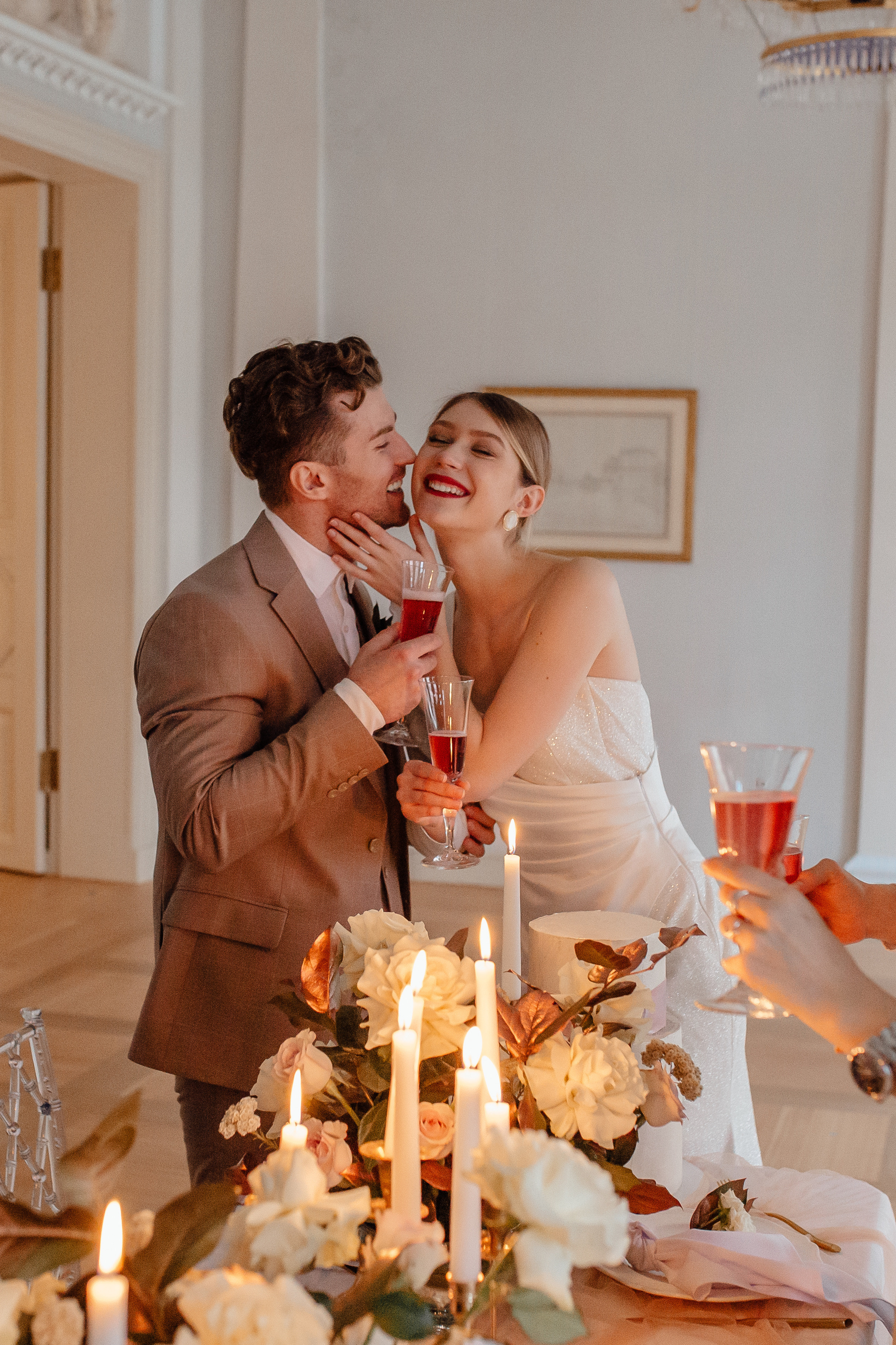 Свадебная фотосессия в усадьбе Муравьевых-Апостолов. Свадебный фотограф в Москве Дарья Олендарёва