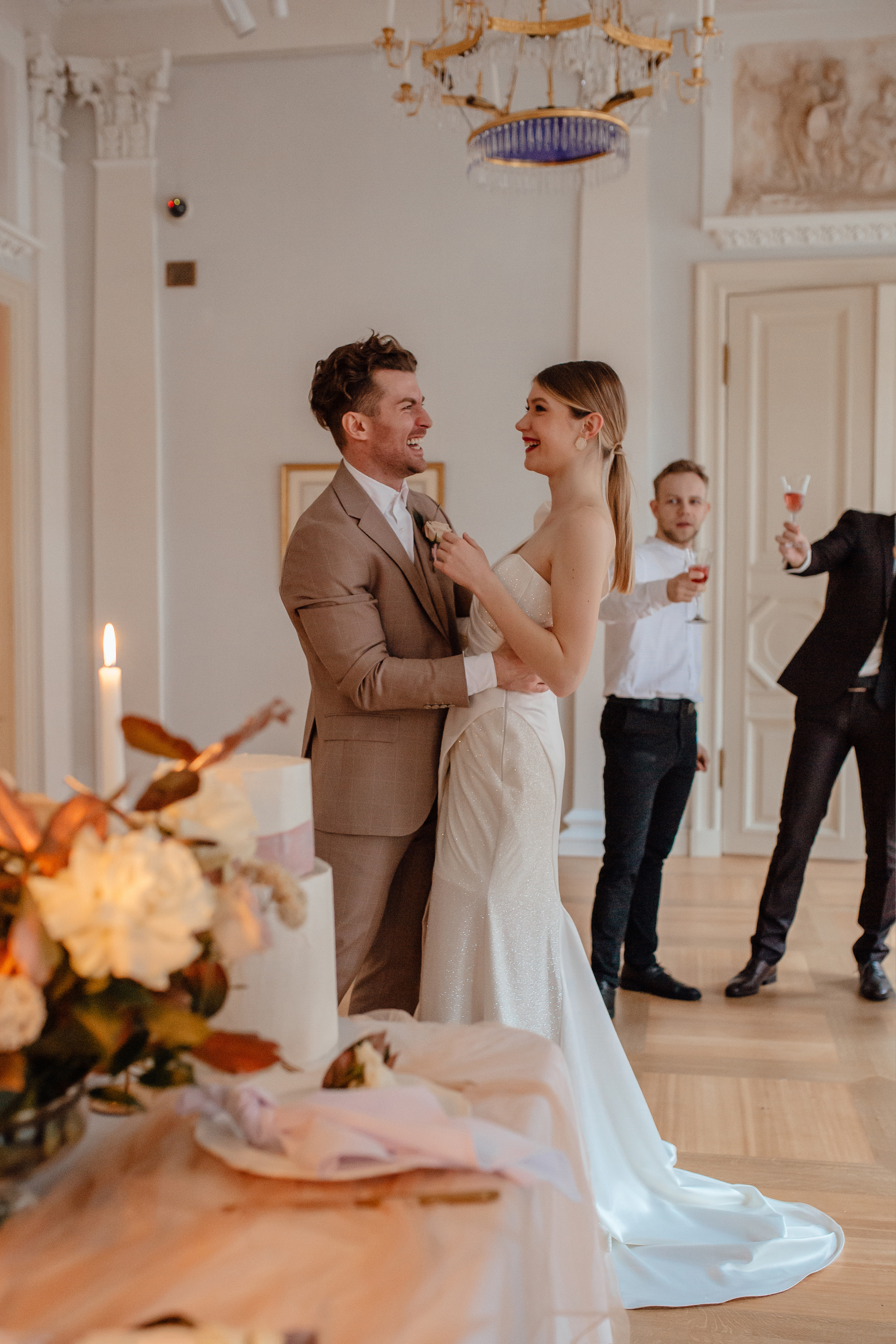 Свадебная фотосессия в усадьбе Муравьевых-Апостолов. Свадебный фотограф в Москве Дарья Олендарёва