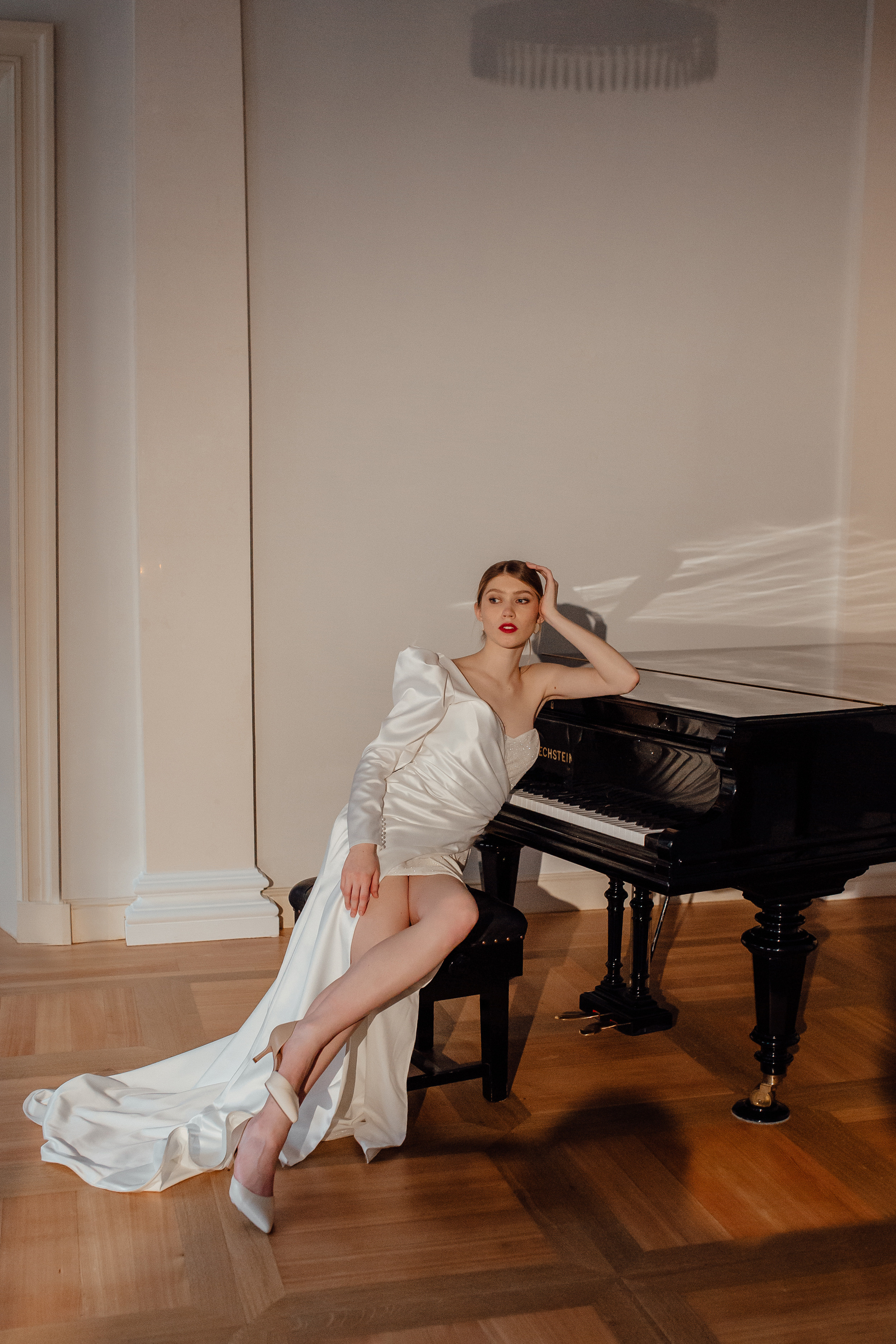 Свадебная фотосессия в усадьбе Муравьевых-Апостолов. Свадебный фотограф в Москве Дарья Олендарёва