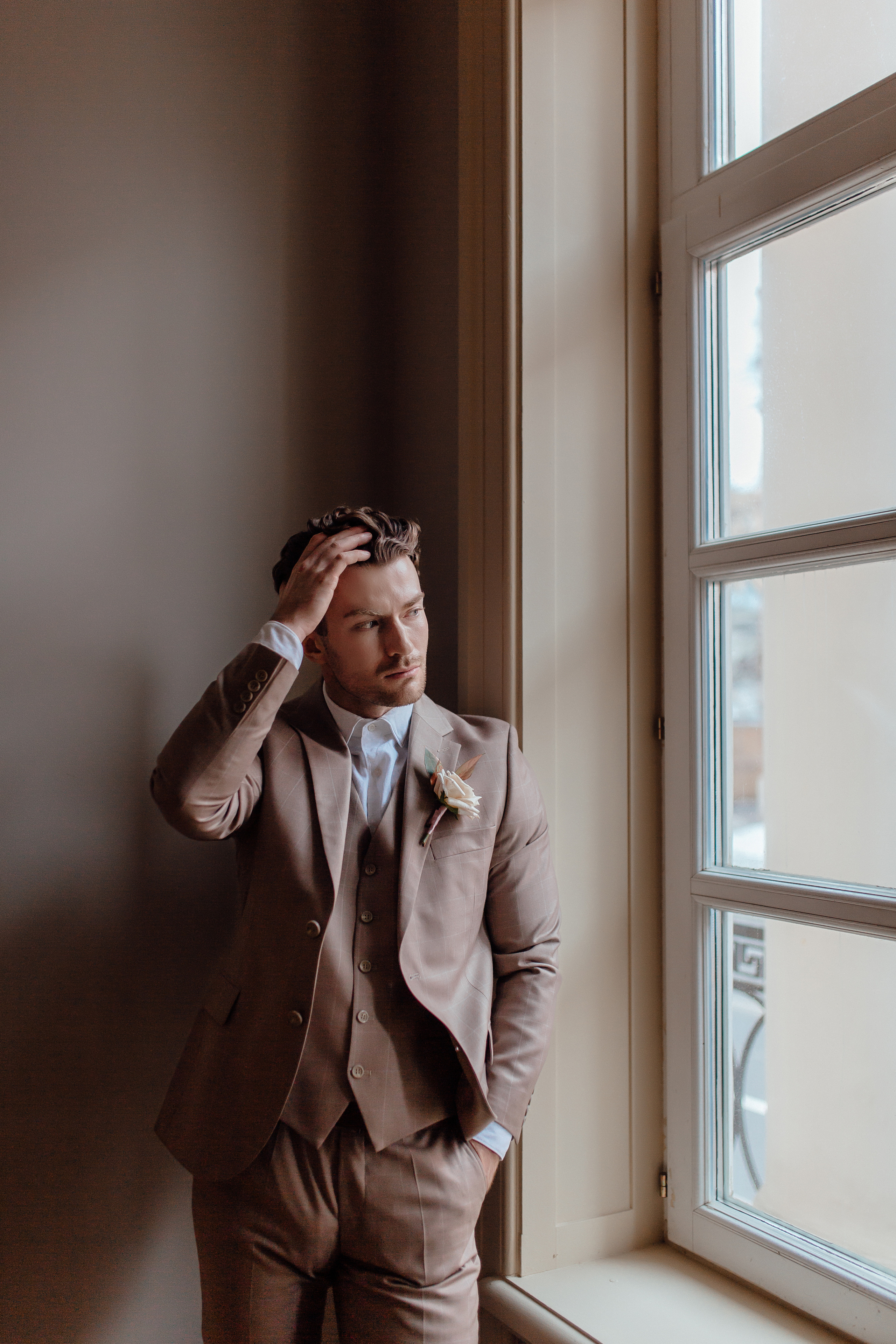 Свадебная фотосессия в усадьбе Муравьевых-Апостолов. Свадебный фотограф в Москве Дарья Олендарёва