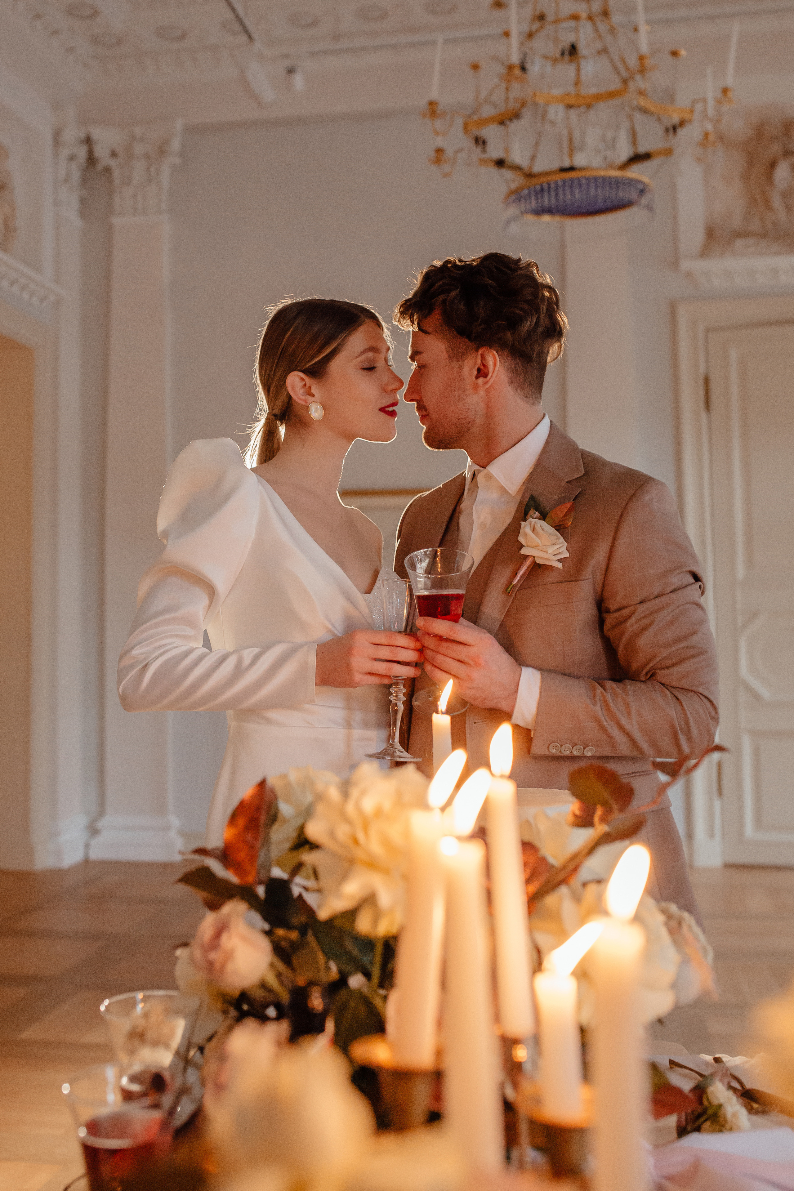 Свадебная фотосессия в усадьбе Муравьевых-Апостолов. Свадебный фотограф в Москве Дарья Олендарёва