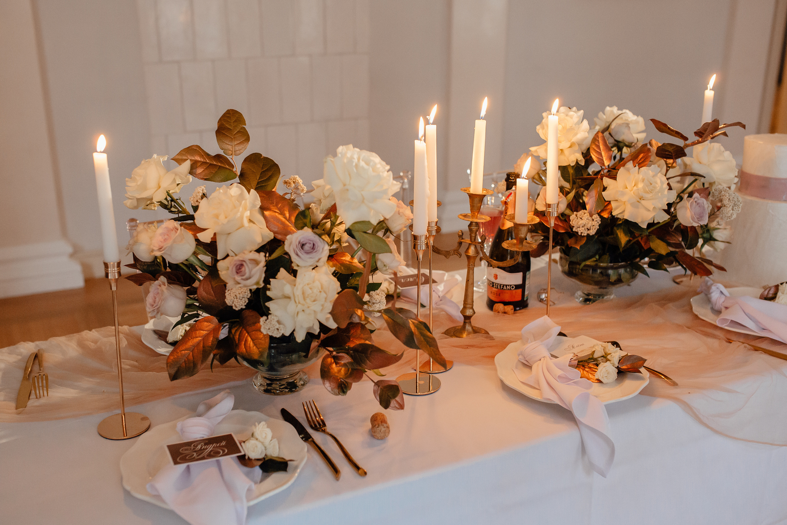 Свадебная фотосессия в усадьбе Муравьевых-Апостолов. Свадебный фотограф в Москве Дарья Олендарёва