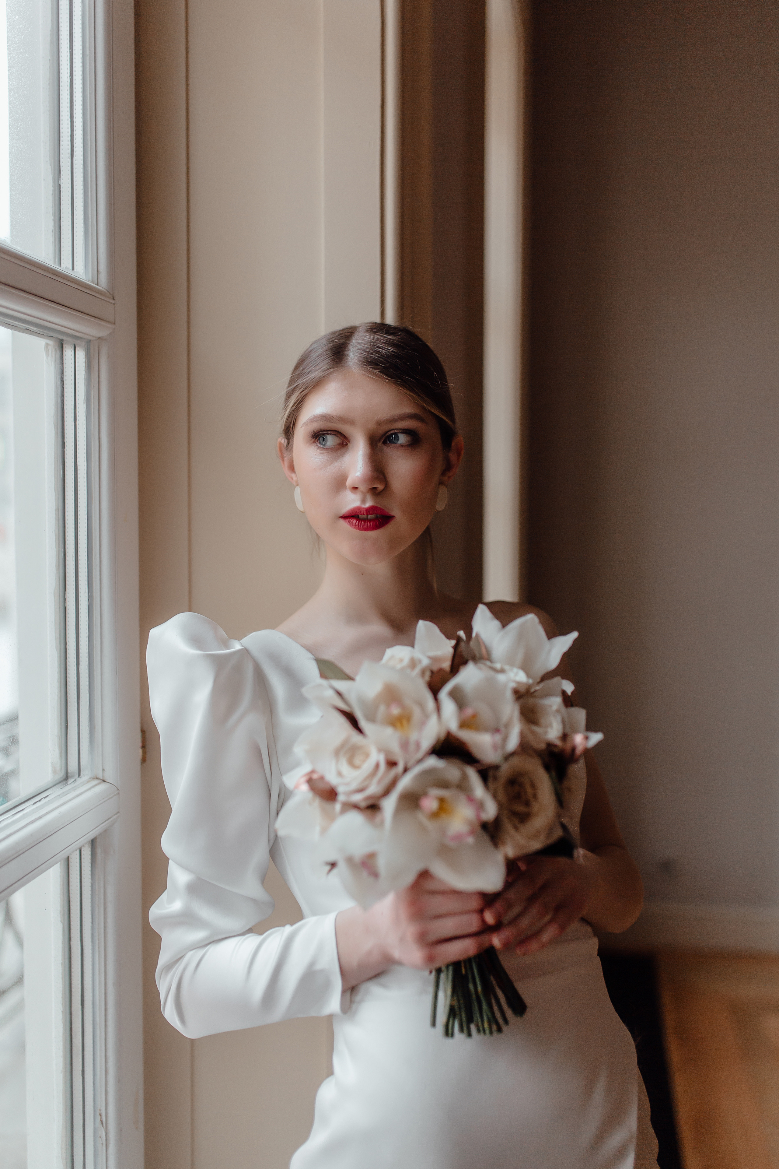 Свадебная фотосессия в усадьбе Муравьевых-Апостолов. Свадебный фотограф в Москве Дарья Олендарёва