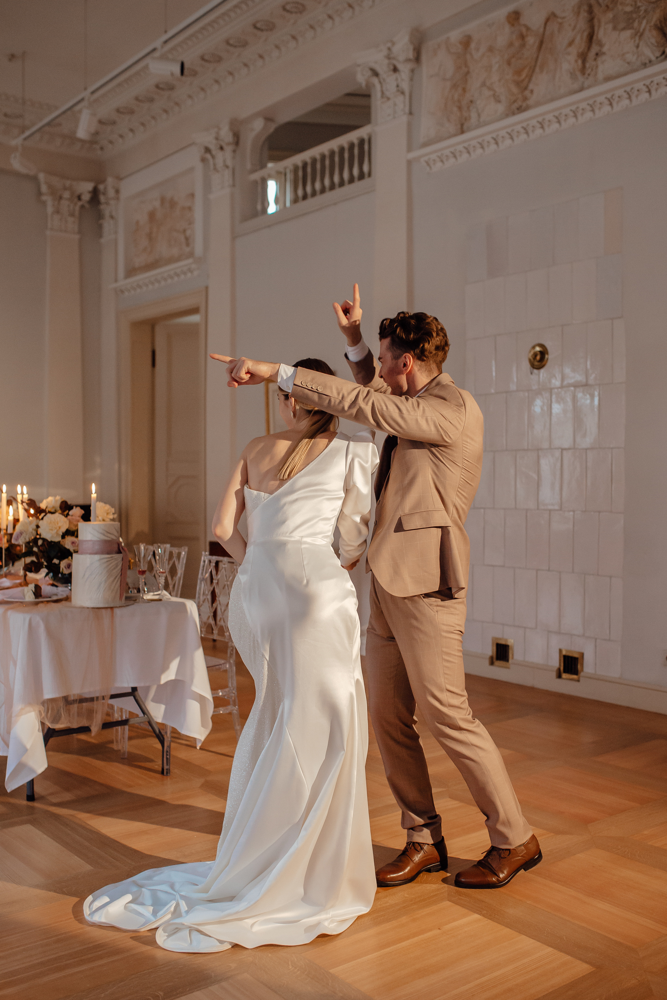 Свадебная фотосессия в усадьбе Муравьевых-Апостолов. Свадебный фотограф в Москве Дарья Олендарёва