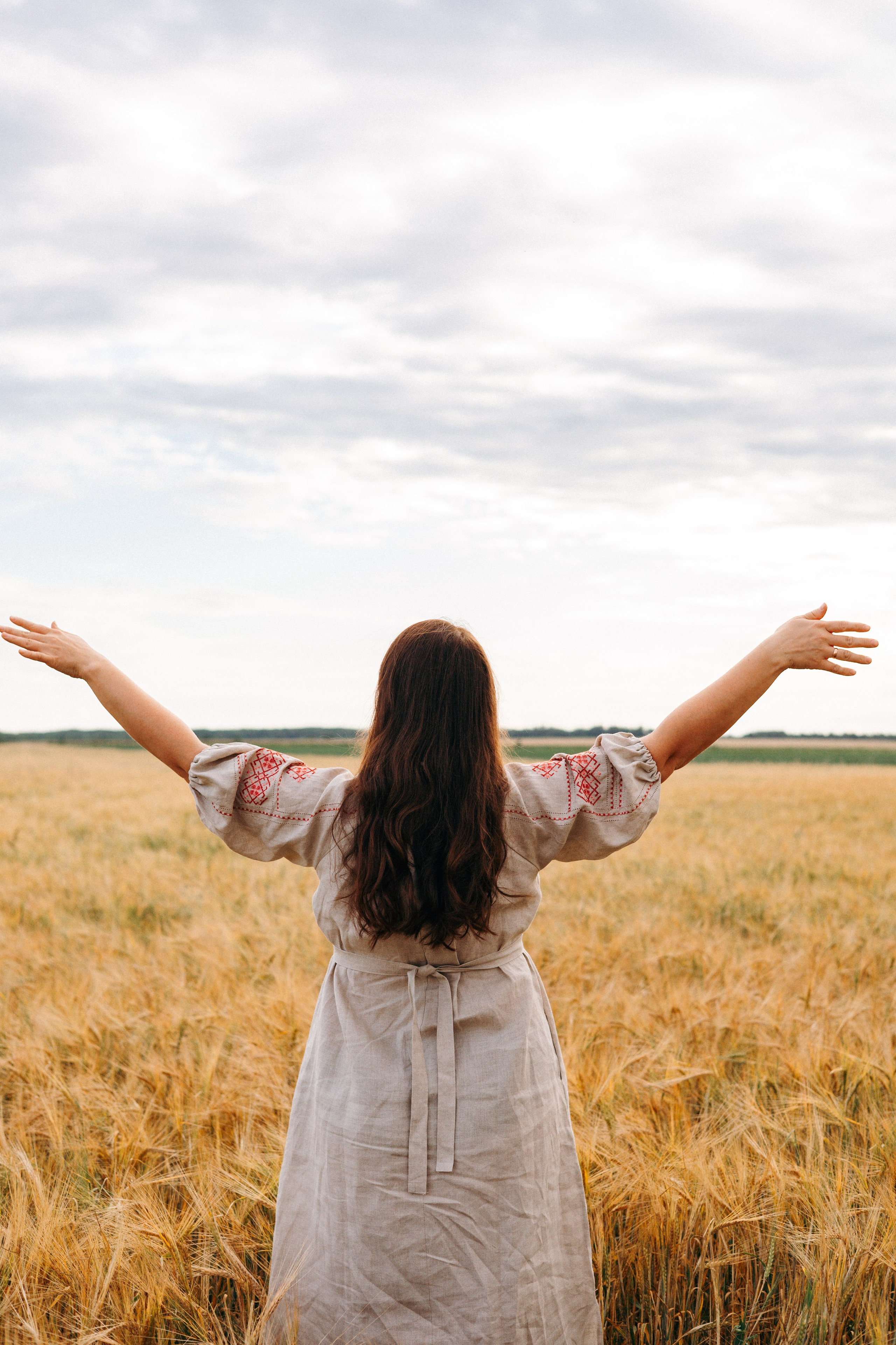 Оксана в пшеничном поле. Ваш фотограф