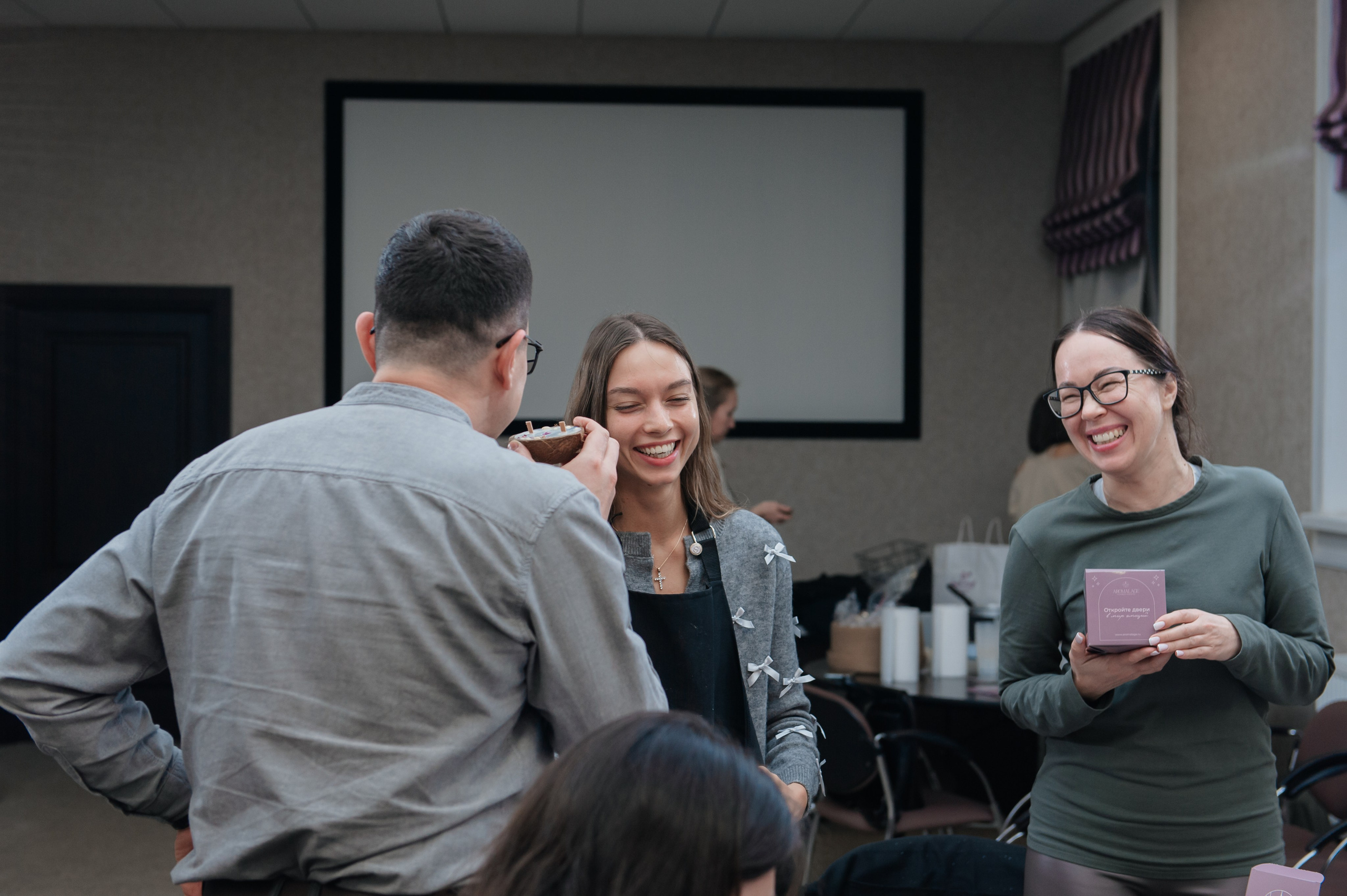 Новогодний корпоратив с AROMALAGE в отеле - Raymond