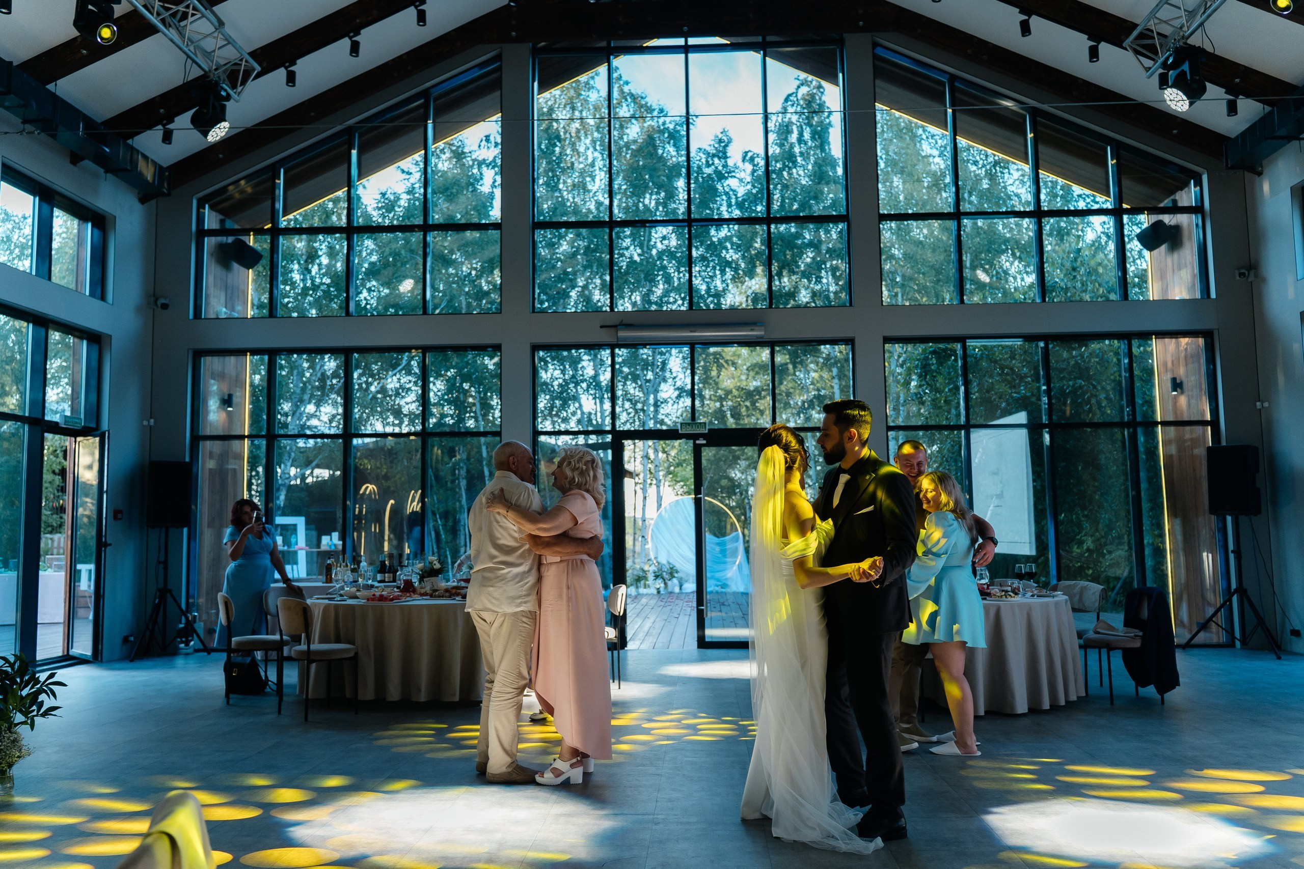 Свадебный репортаж. Для тех, кто не ждёт удачи, а создаёт её. Каждая фотосессия — это твой момент, твой стиль, твой успех. 📸