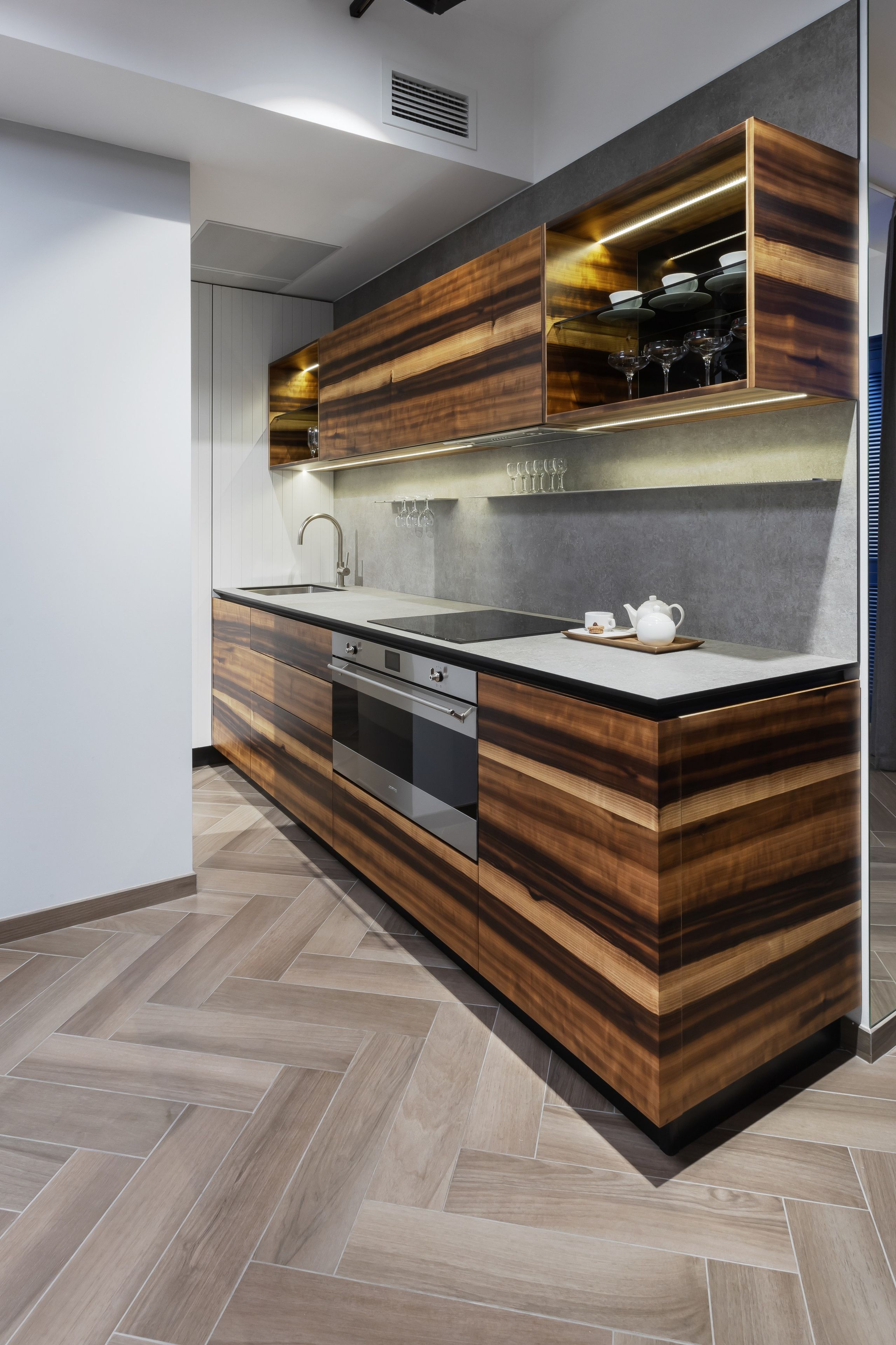 Кухня из натурального шпона. Мебель на заказ