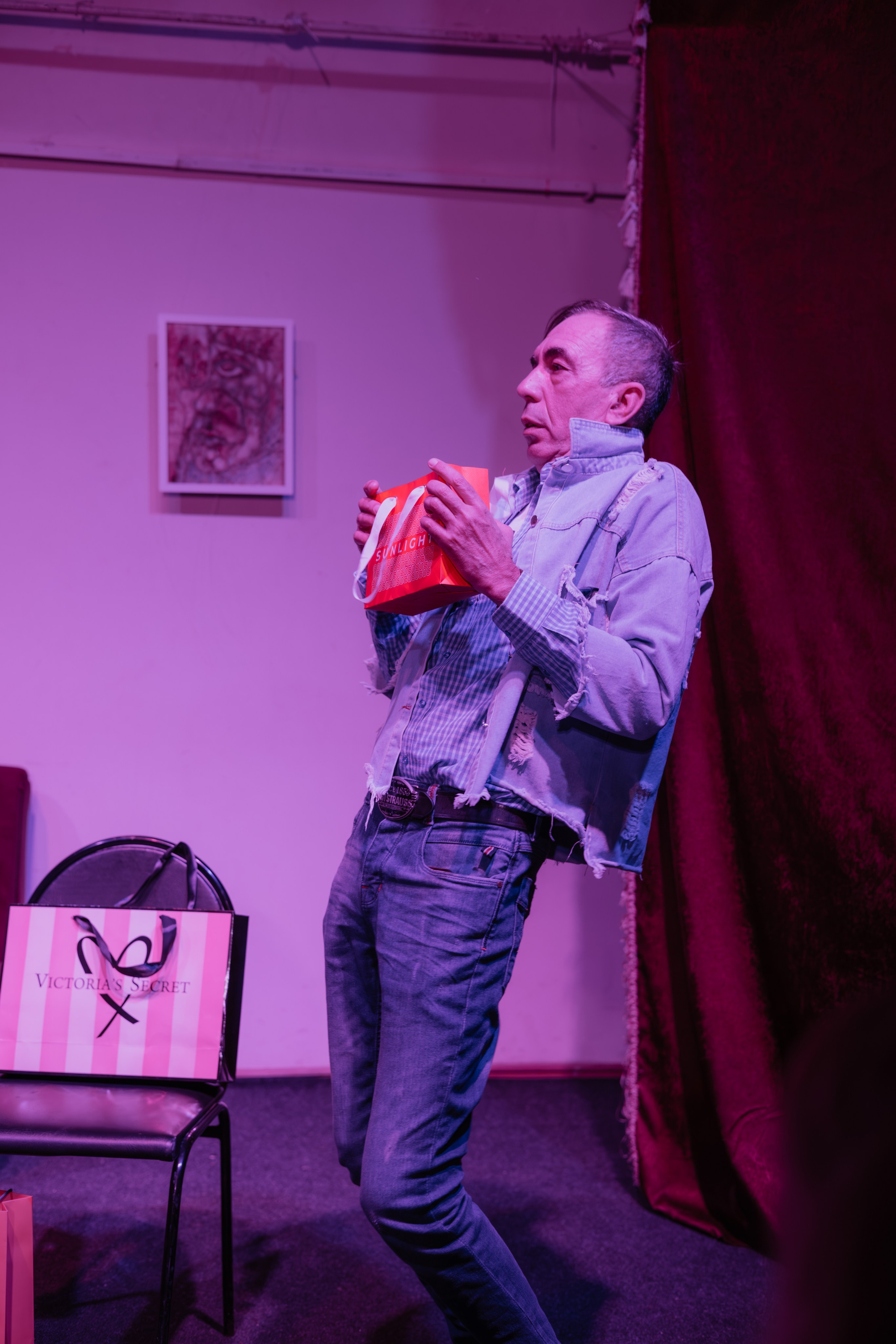 Дом актера «Денег много не бывает». Фотограф Марк Файзулин