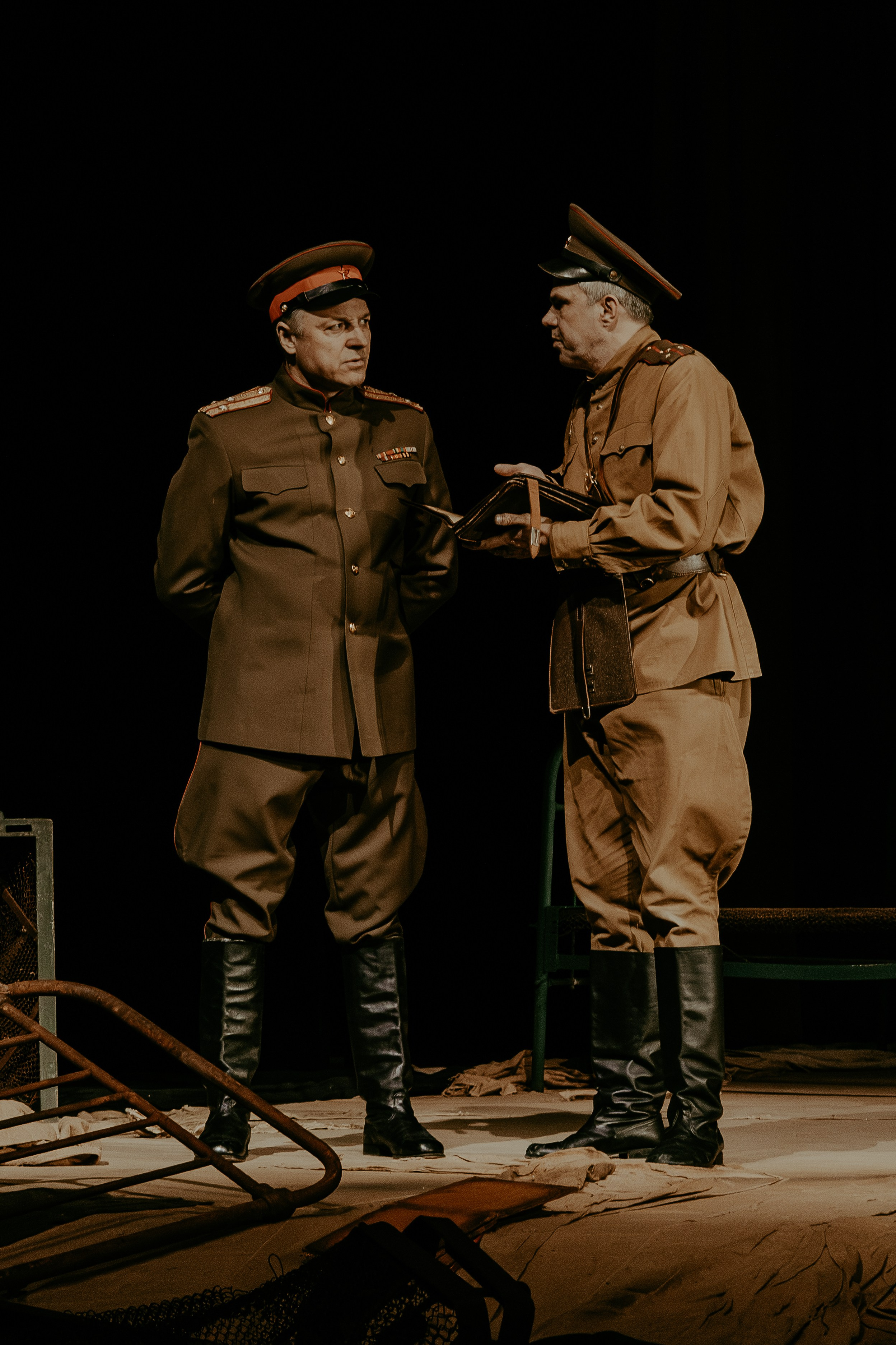 Театр Юного Зрителя " Не покидай меня». Фотограф Марк Файзулин