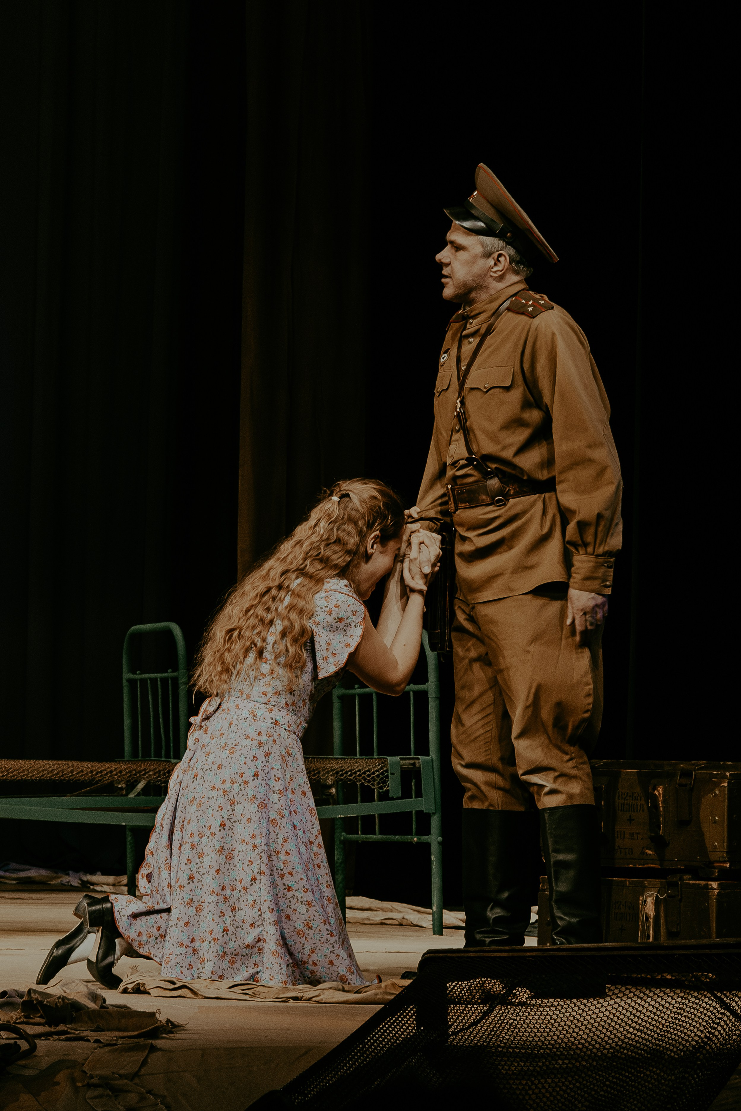 Театр Юного Зрителя " Не покидай меня». Фотограф Марк Файзулин