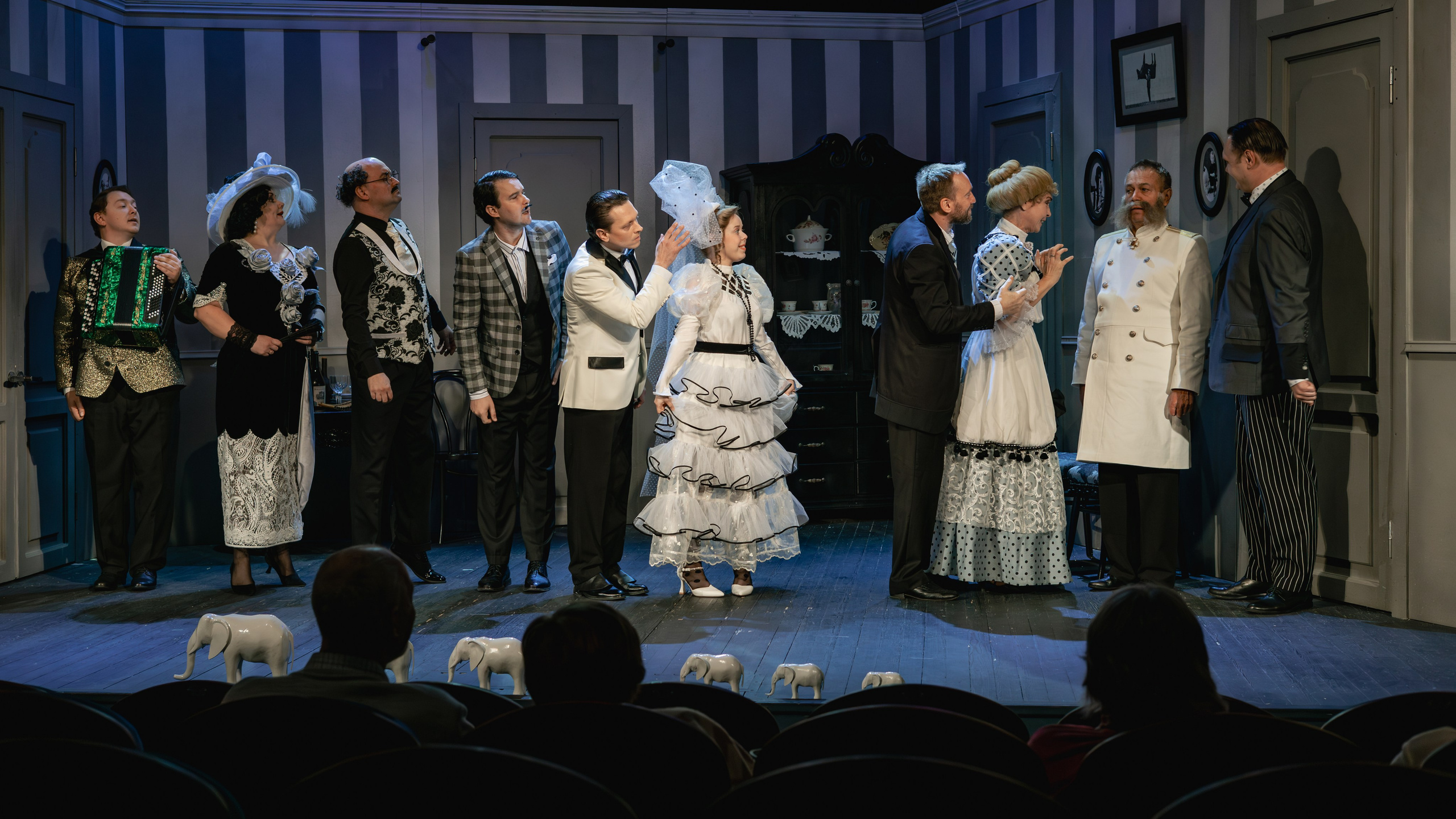 Театр Юного Зрителя «Две свадьбы». Фотограф Марк Файзулин