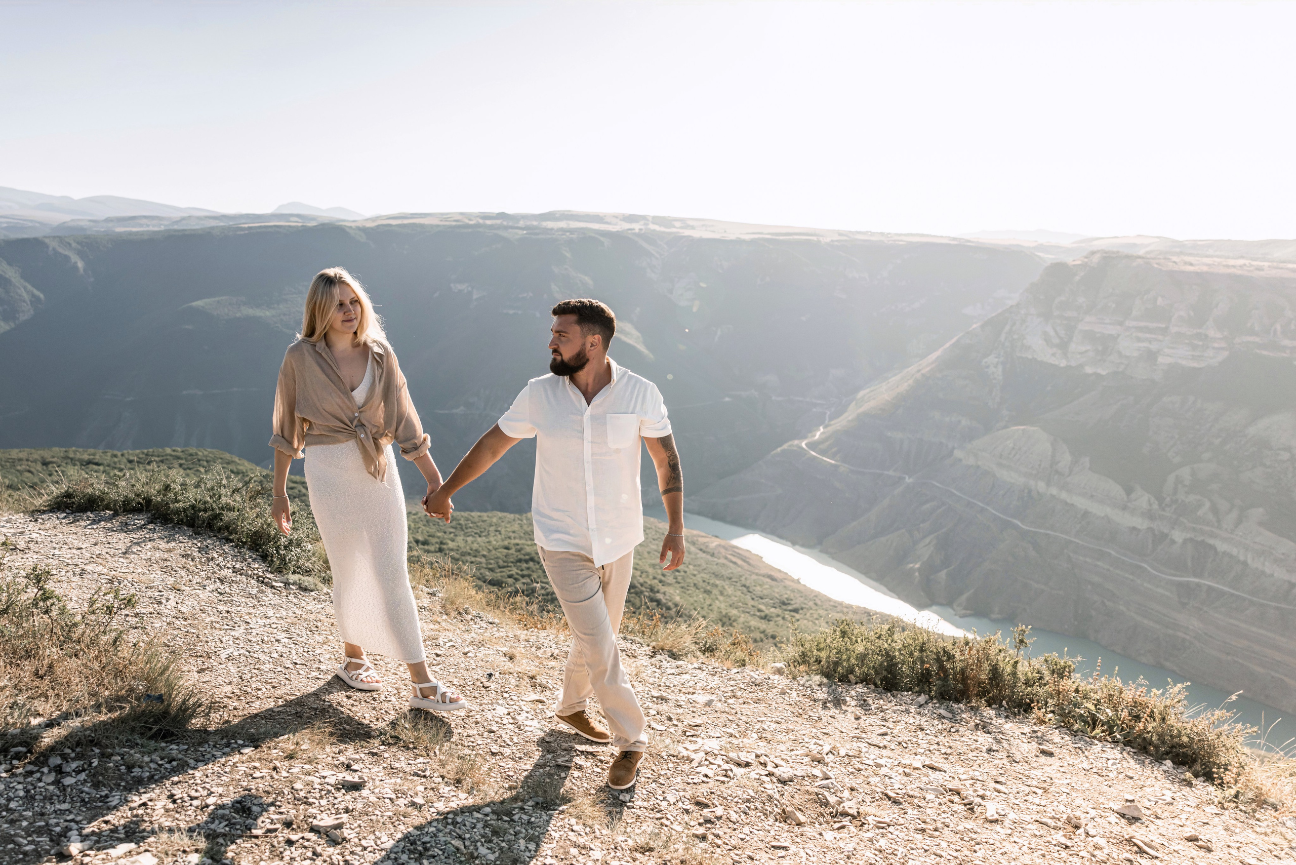 Фотосессия в горах прекрасной пары АРТЕМ & АЛЕСЯ. Свадебный фотограф в Махачкале Иван Айвазян