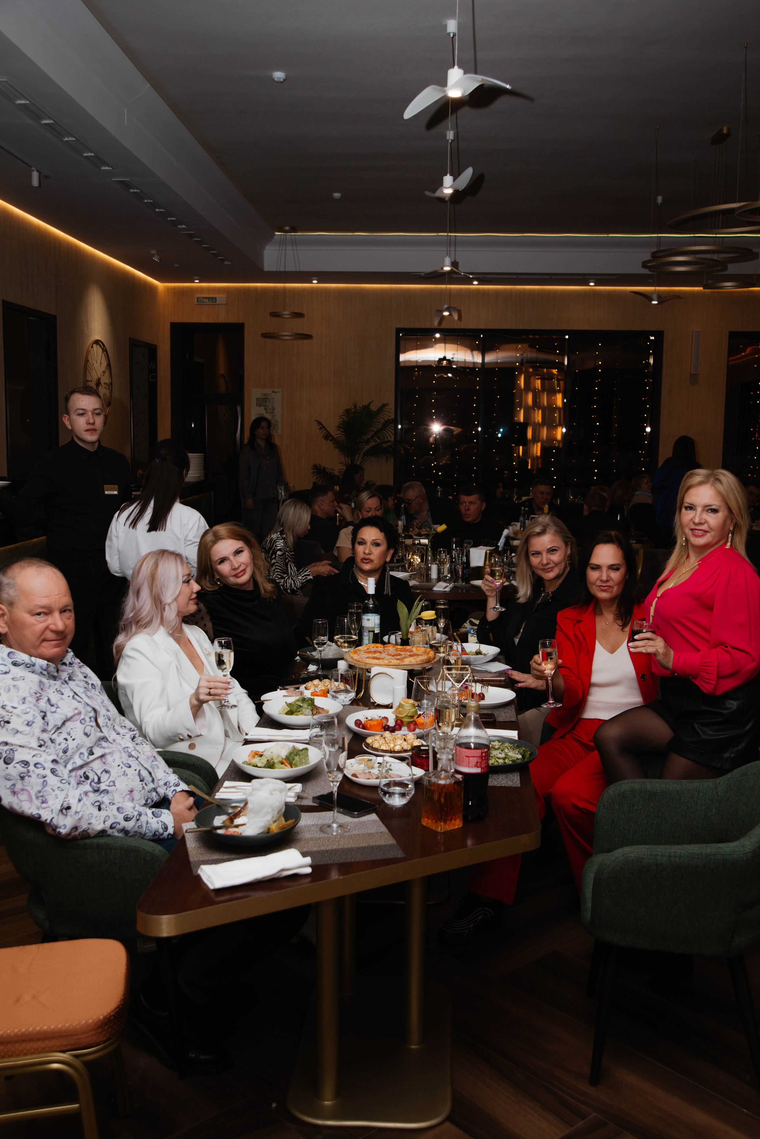 Праздник в стенах клубного пространства «Своя Среда». Ксения Glossa. Портретный и репортажный фотограф в Самаре