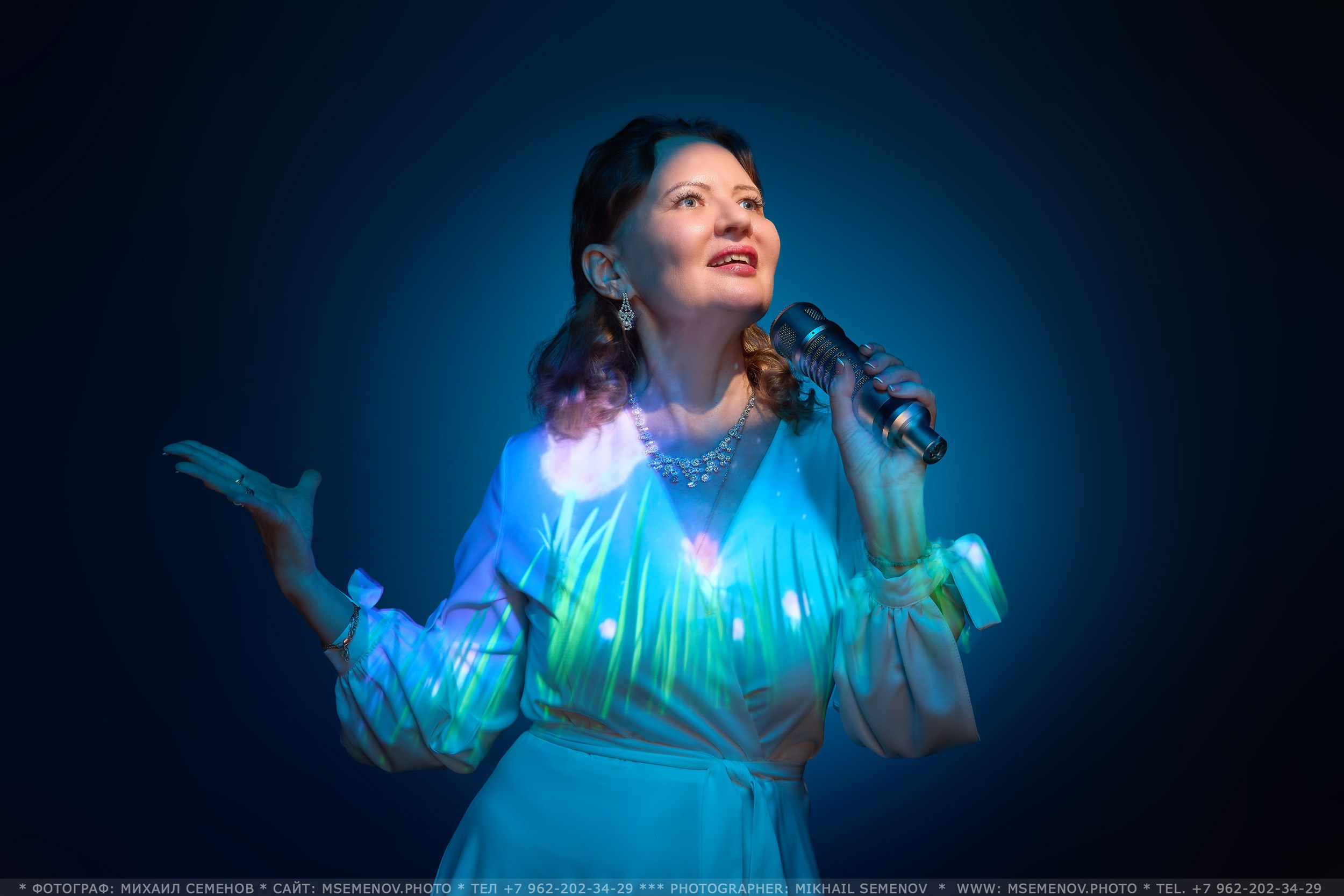 Portrait photo session. Photographer for business Mikhail Semenov. Aqua photo studio, photo school