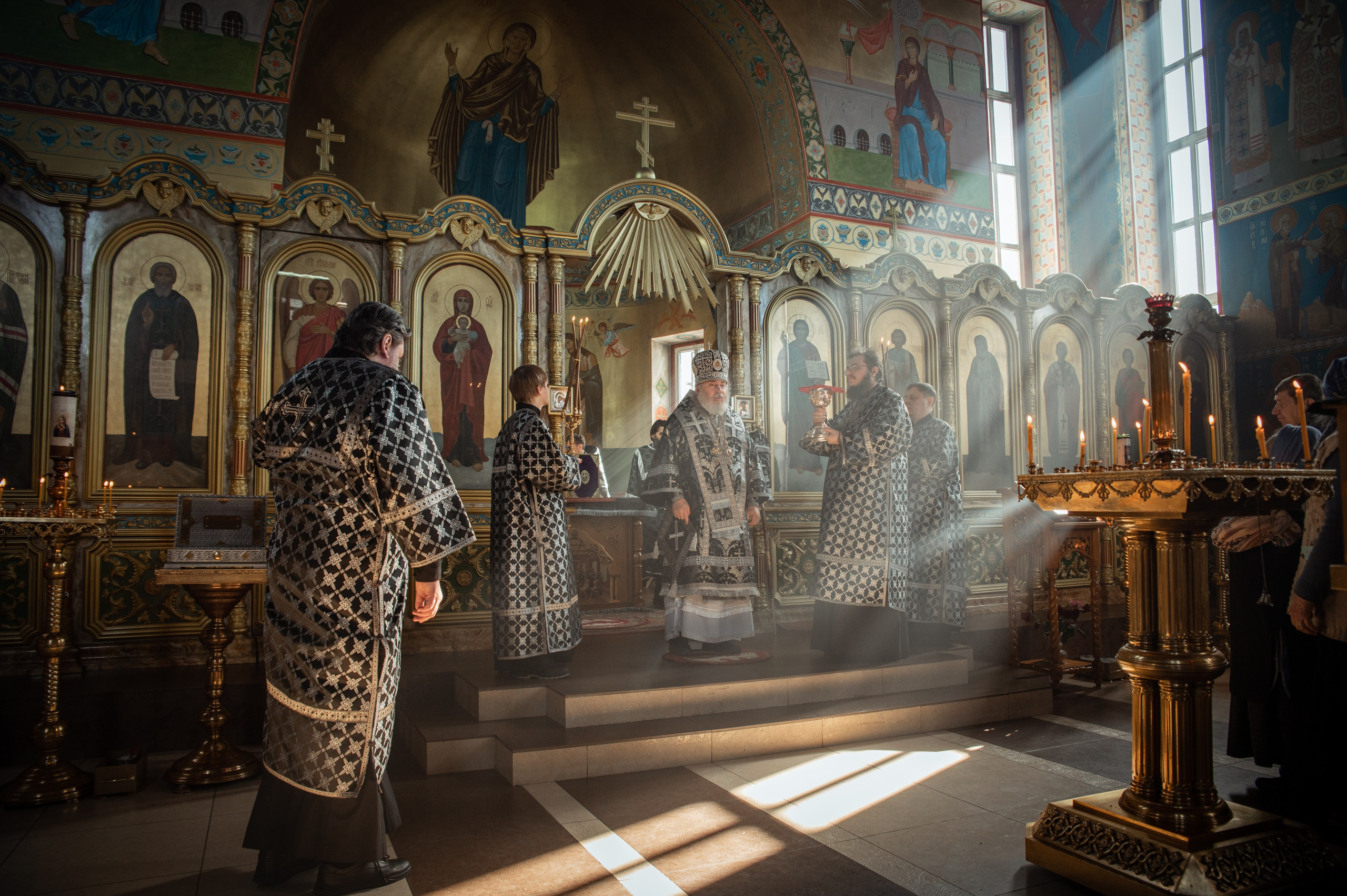 Преждеосвящение Даров. Храм Серафима Саровского. Церковный, семейный и репортажный фотограф Волгоград, Волжский