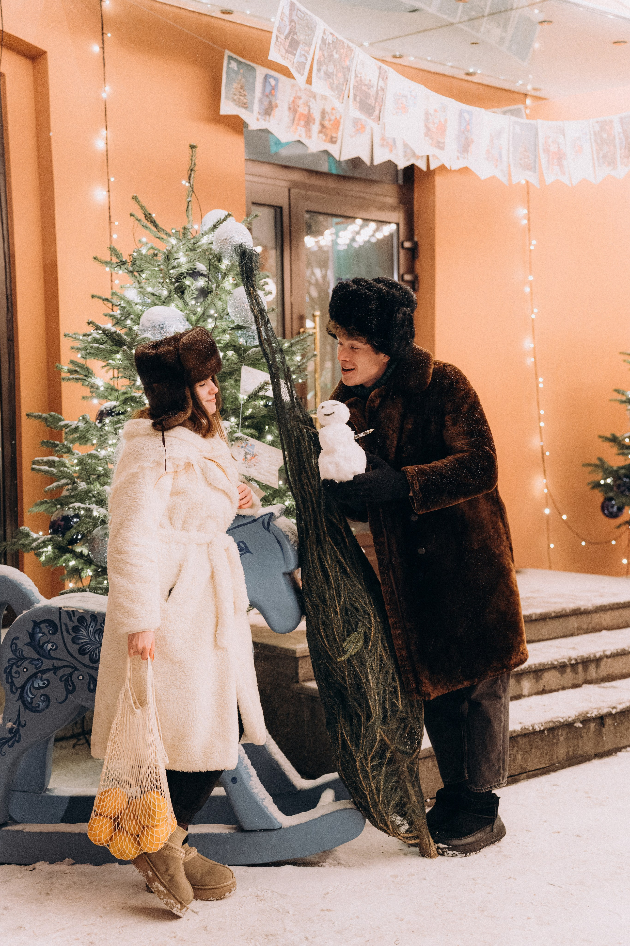 НОВОГОДНЯЯ ПРОГУЛКА ПАРЫ ПО ЧЕРНЫШЕВСКОЙ ПЕРЕД НОВЫМ ГОДОМ. Профессиональный фотограф, Санкт-Петербург — Виктория Богомолова