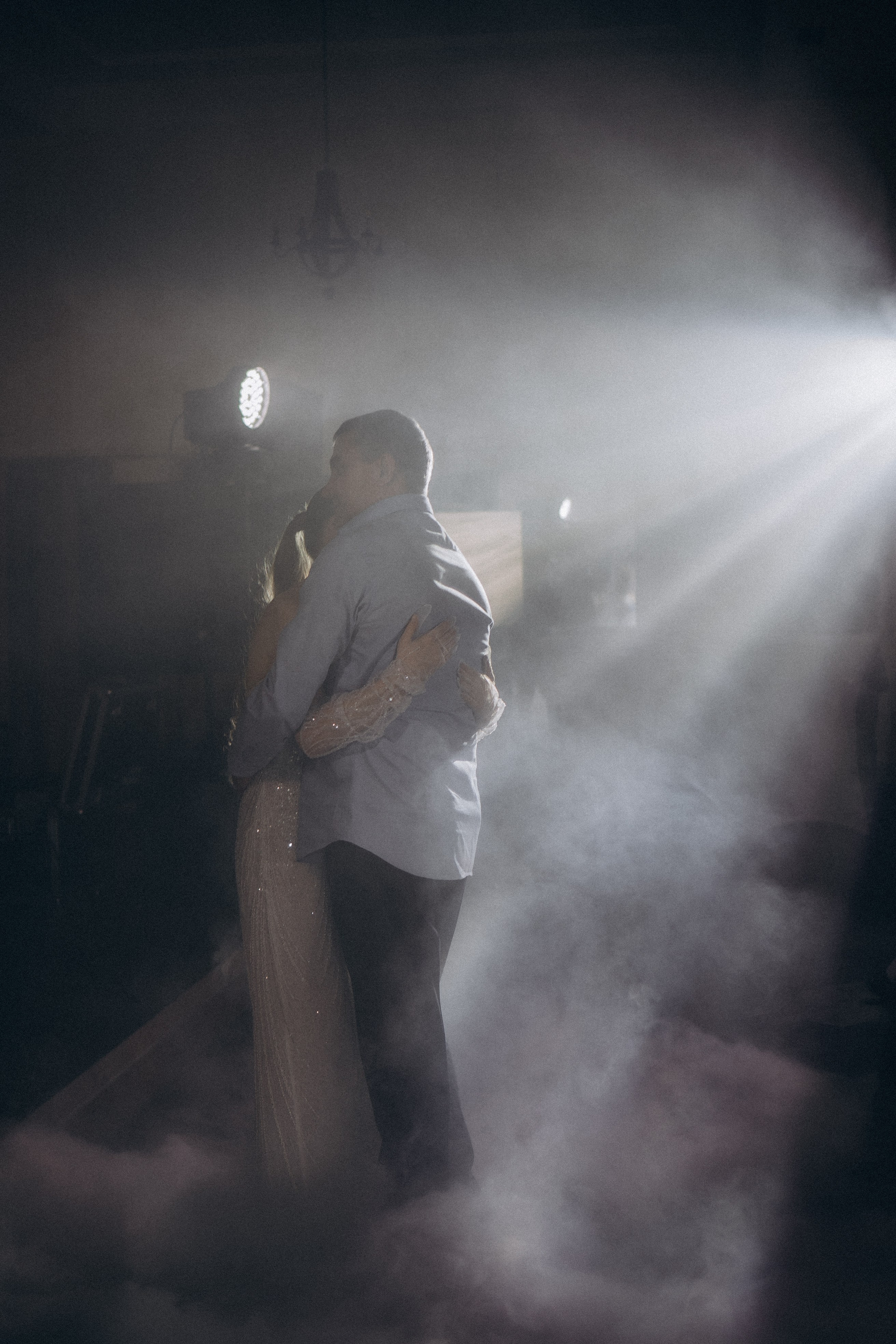 ТАНЕЦ С ПАПОЙ СВАДЕБНМ БАНКЕТЕ (СНЯТО В СИБИРЕ В НИЖНЕВАРТОВСКЕ). Профессиональный фотограф, Санкт-Петербург — Виктория Богомолова