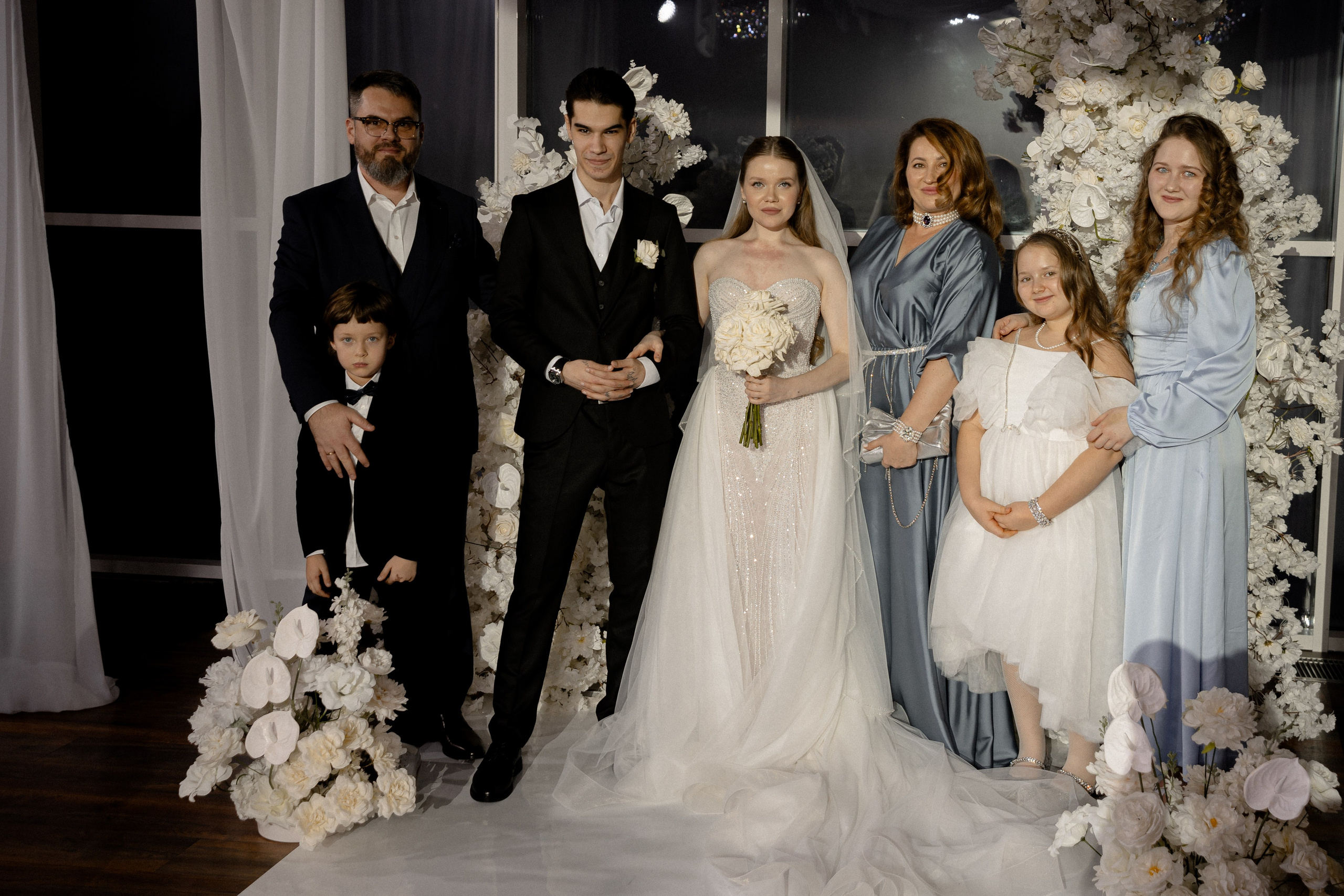 СВАДЕБНАЯ СЬЕМКА СБОРОВ В ОТЕЛЕ И ВЫЕЗД НА ЦЕРЕМОНИЮ (СНЯТО В СИБИРЕ В НИЖНЕВАРТОВСКЕ). Профессиональный фотограф, Санкт-Петербург — Виктория Богомолова