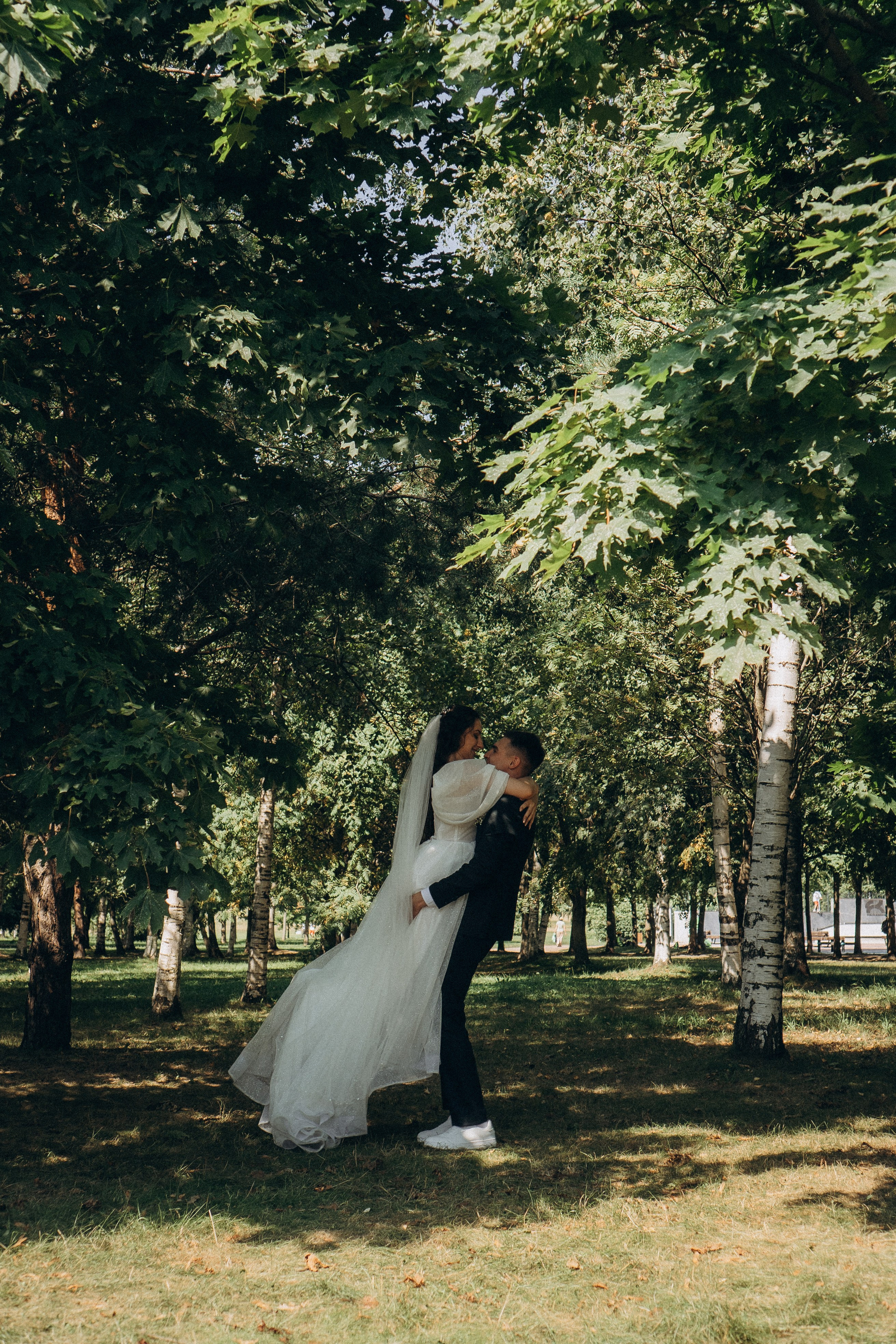 СВАДЕБНАЯ СЬЕМК В ПАРКЕ 300-ЛЕТИЯ. Профессиональный фотограф, Санкт-Петербург — Виктория Богомолова