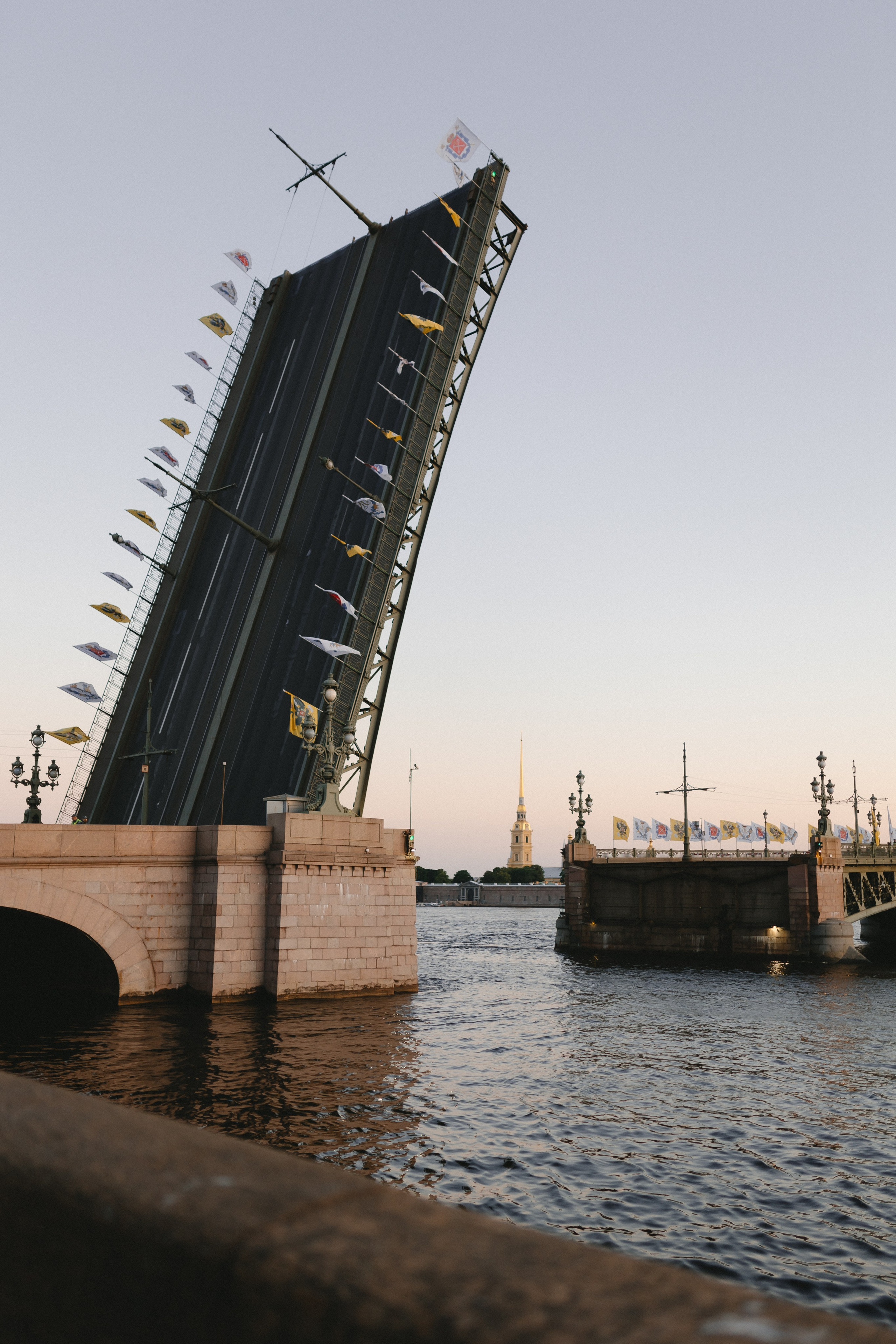Рассвет в городе мостов. Фотограф и видеограф в Мурманске, Москве Екатерина Нечаева