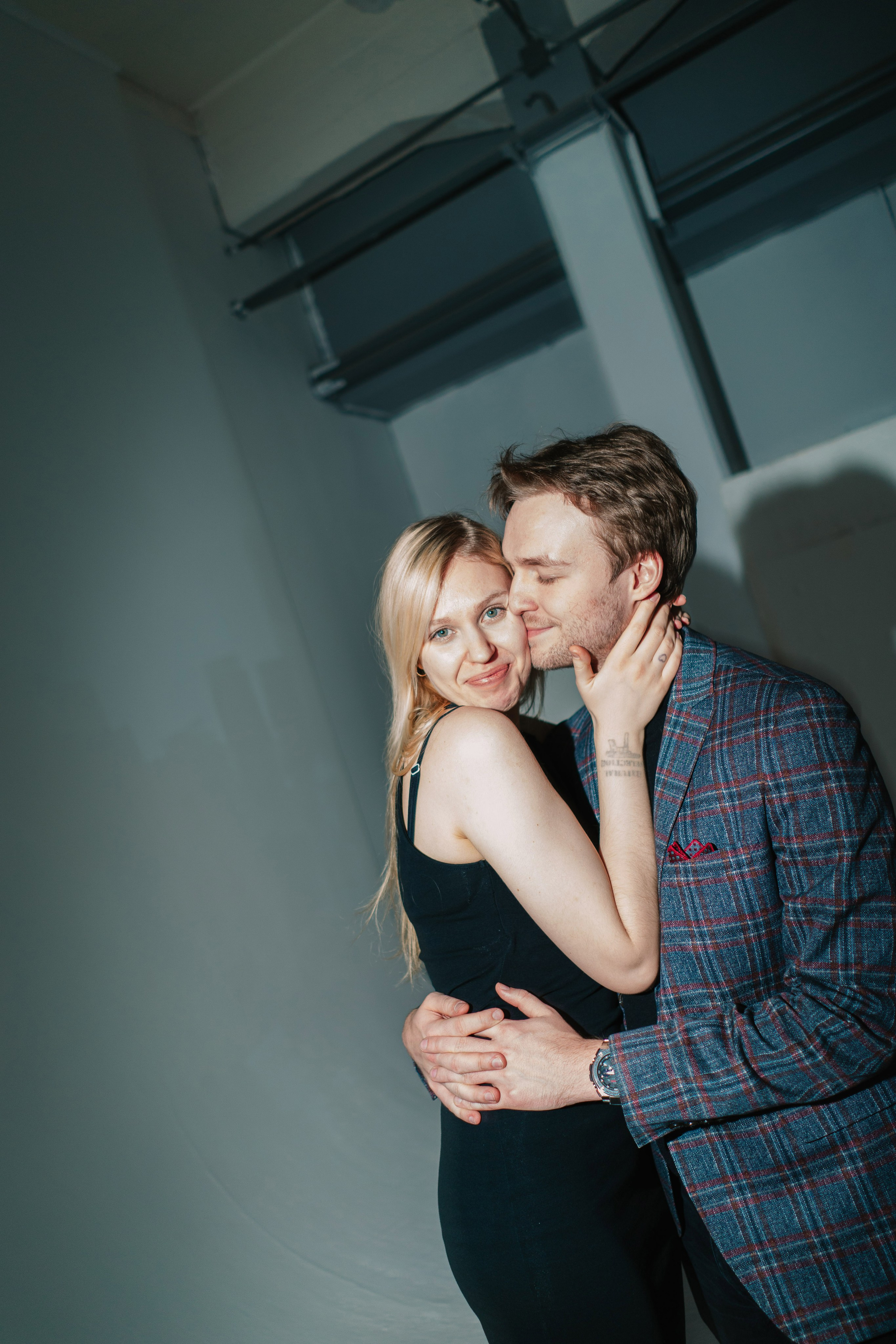 Фотосессия для двоих в студии, лавстори в Москве. Портреты студия Москва. Модельные тесты. Lovestory студия в Москве. Женсий фотограф