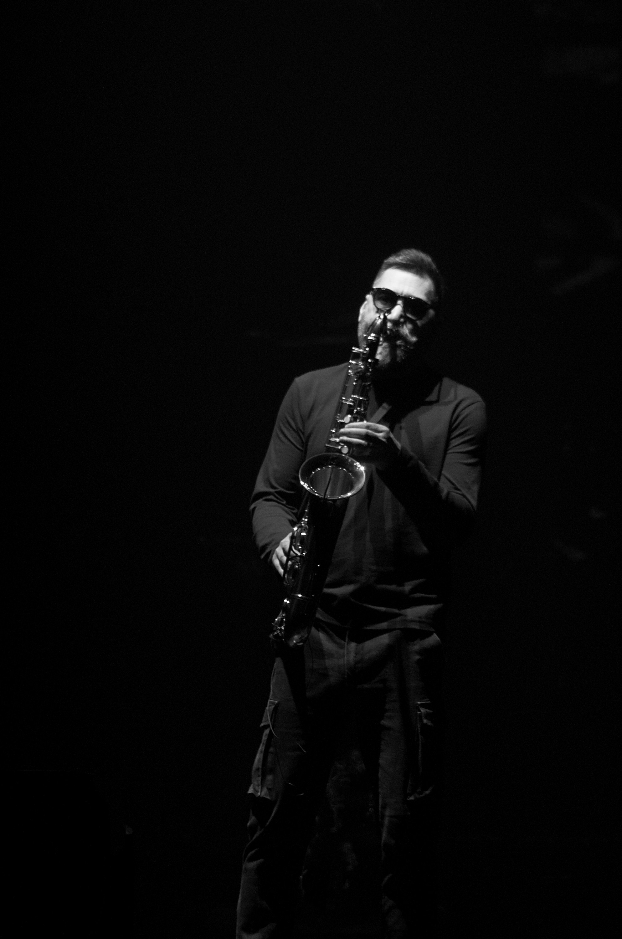 Пикник музыкант саксофонист 