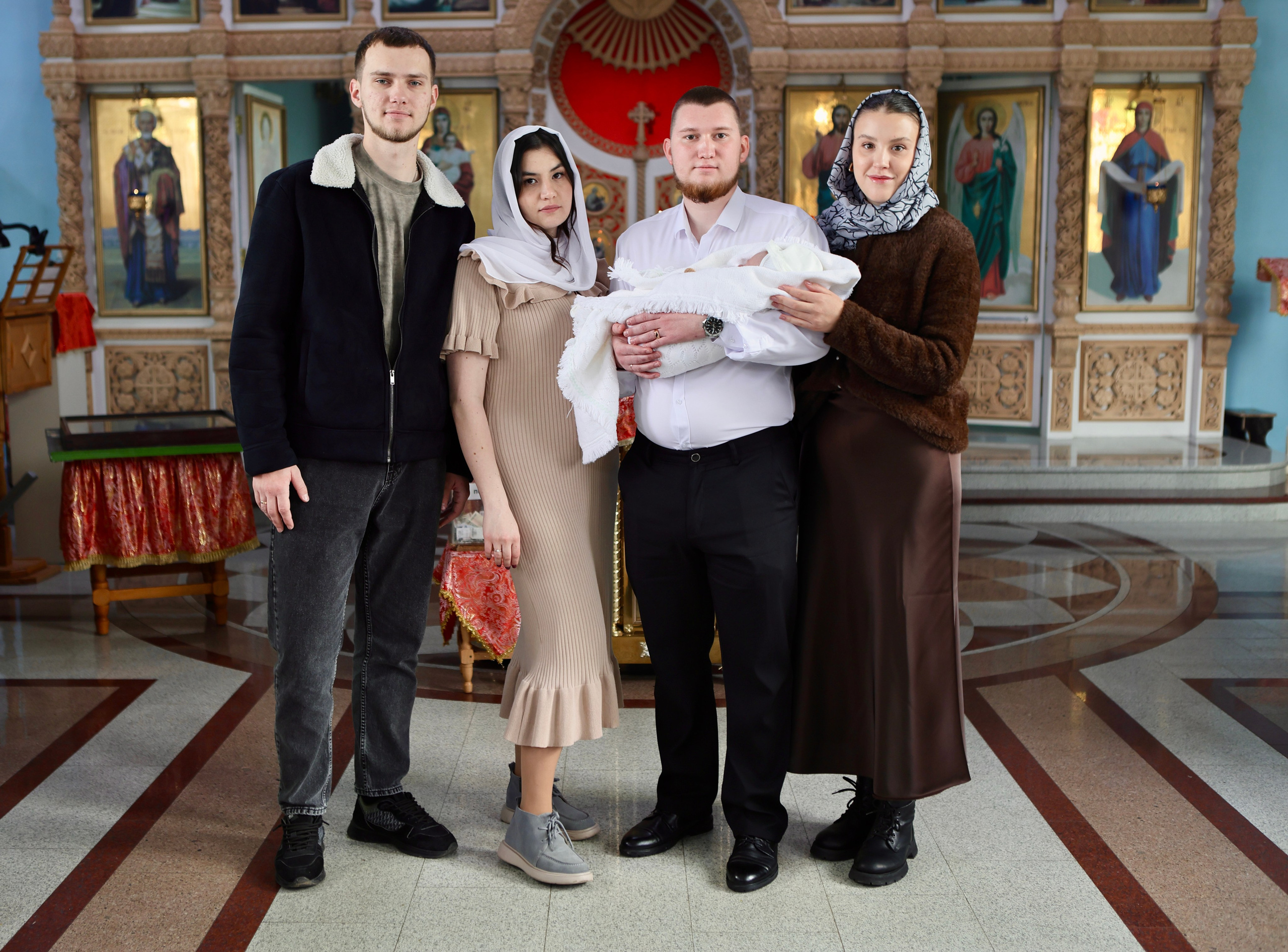 Яна и Максим —крещение Михаила. Фотограф в Курске Смирнов Евгений