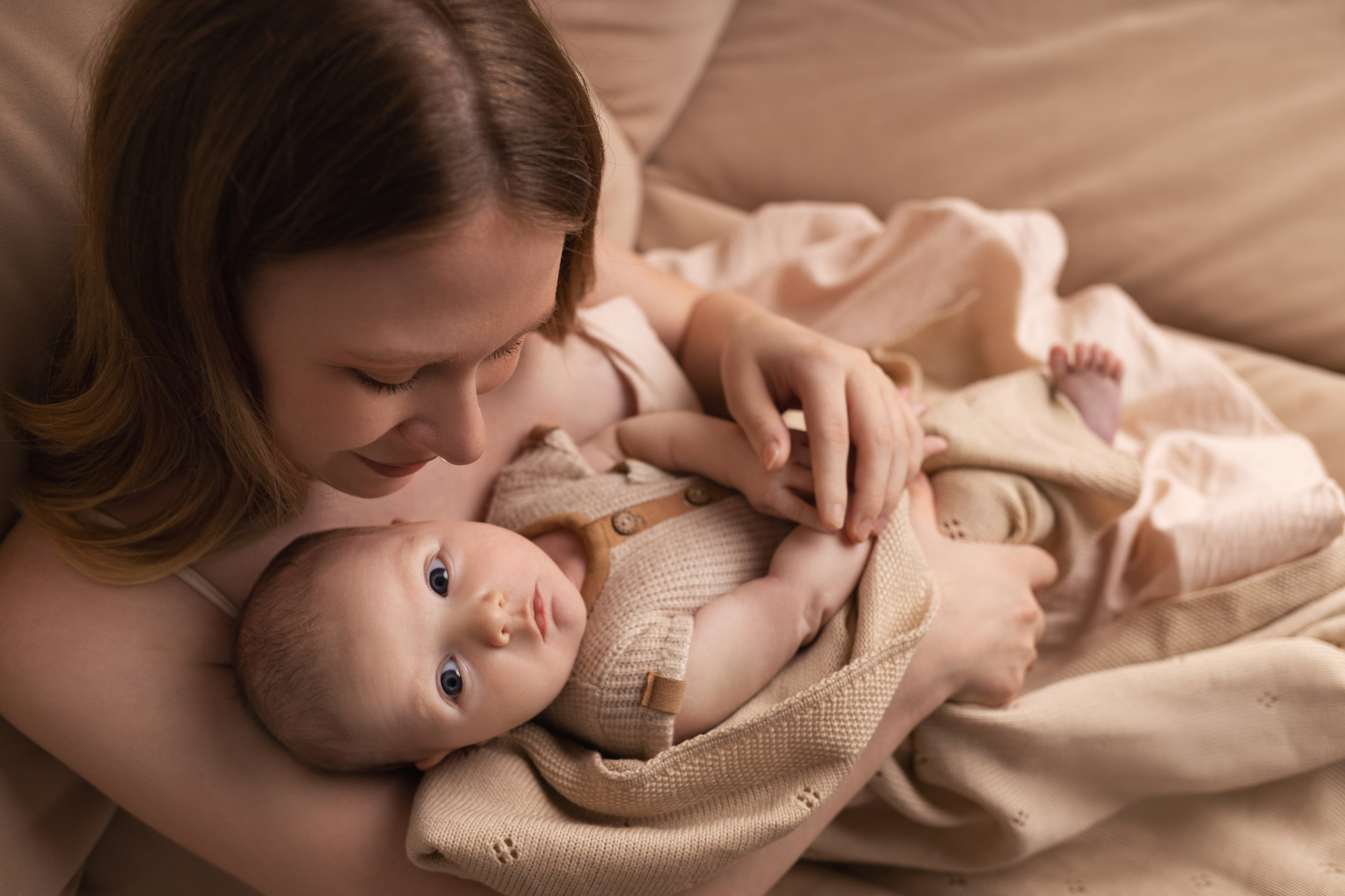 Newborn съемка в стиле Лайф. Фотограф новорожденных малышей в Омске и Омской области Эльвира Камаева