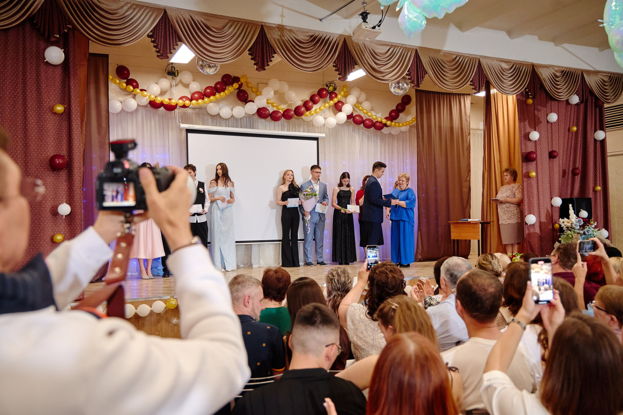 Выпускной 35 Сош. Фотограф Выпускные альбомы Таганрог Сергей Коробченко