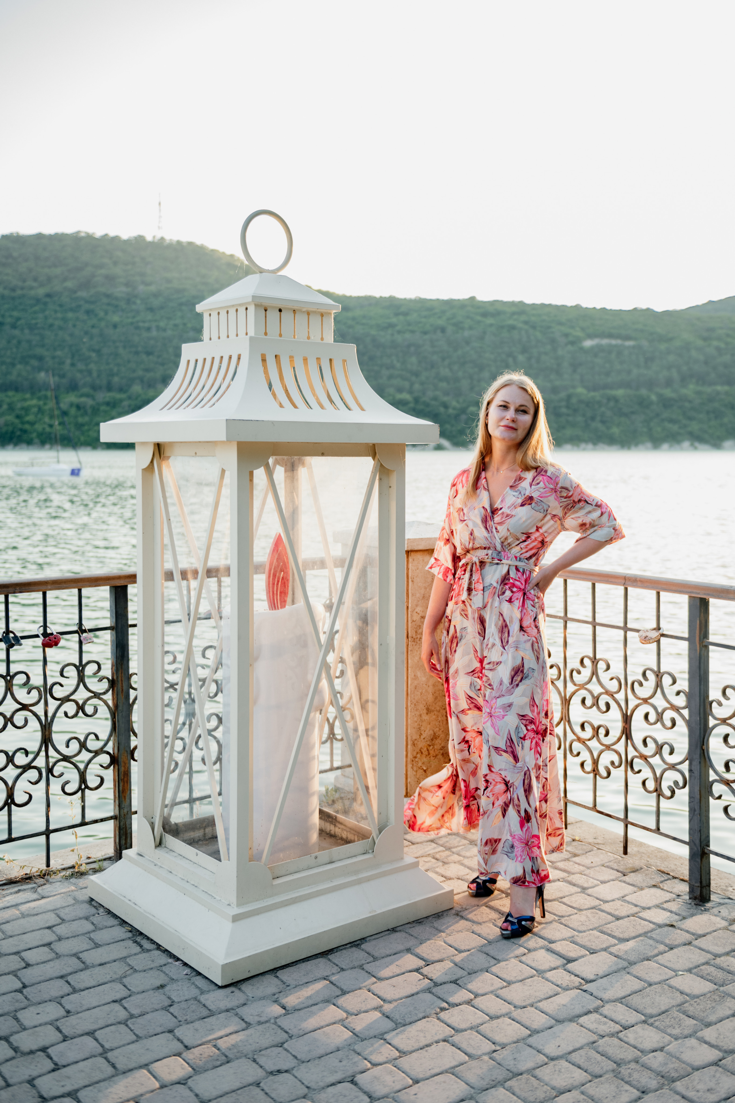 Абрау Дюрсо прогулочная фотосессия. Свадебный фотограф Новороссийск Марина КрамарИна Полещук