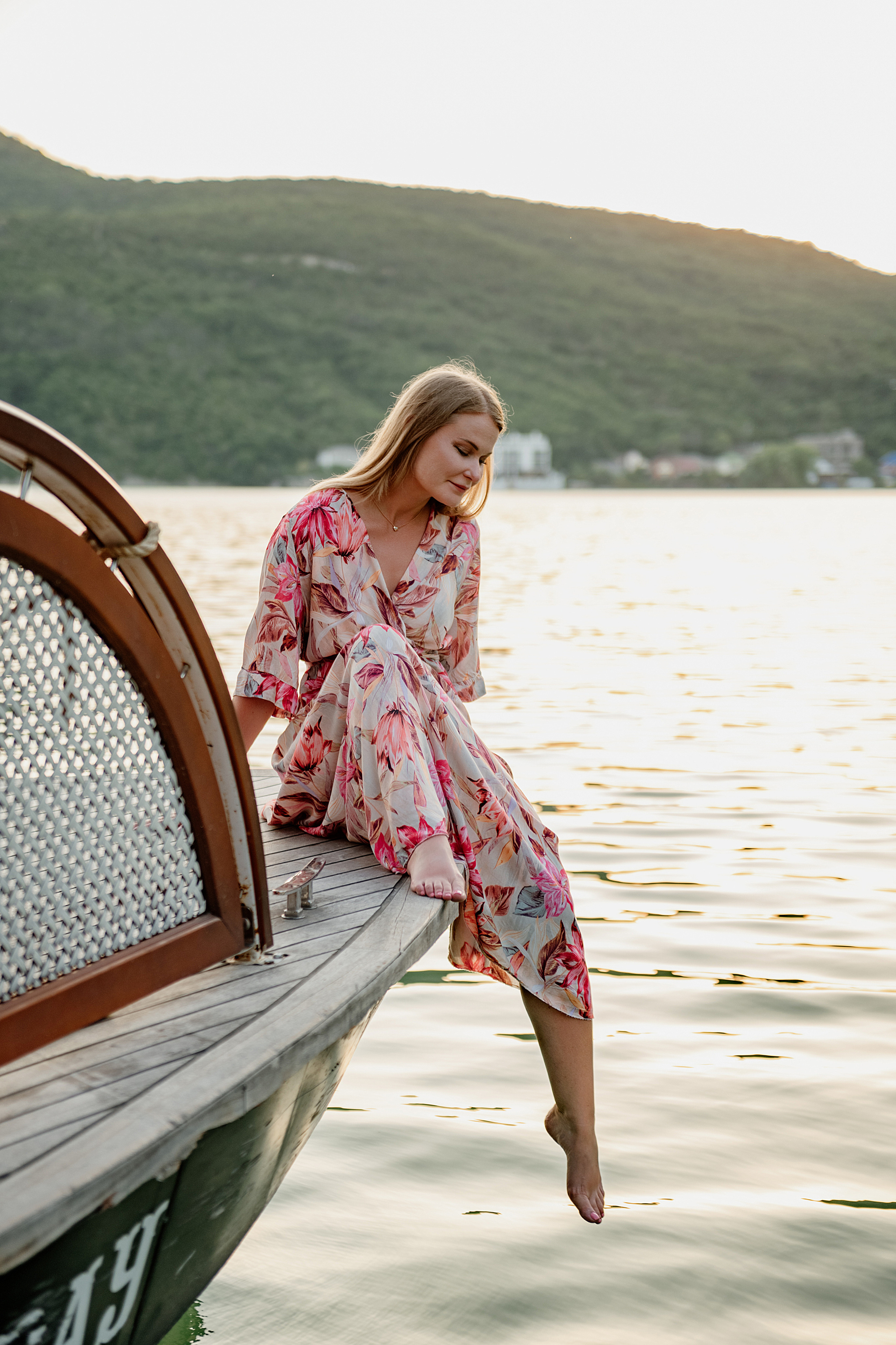 Абрау Дюрсо прогулочная фотосессия. Свадебный фотограф Новороссийск Марина КрамарИна Полещук