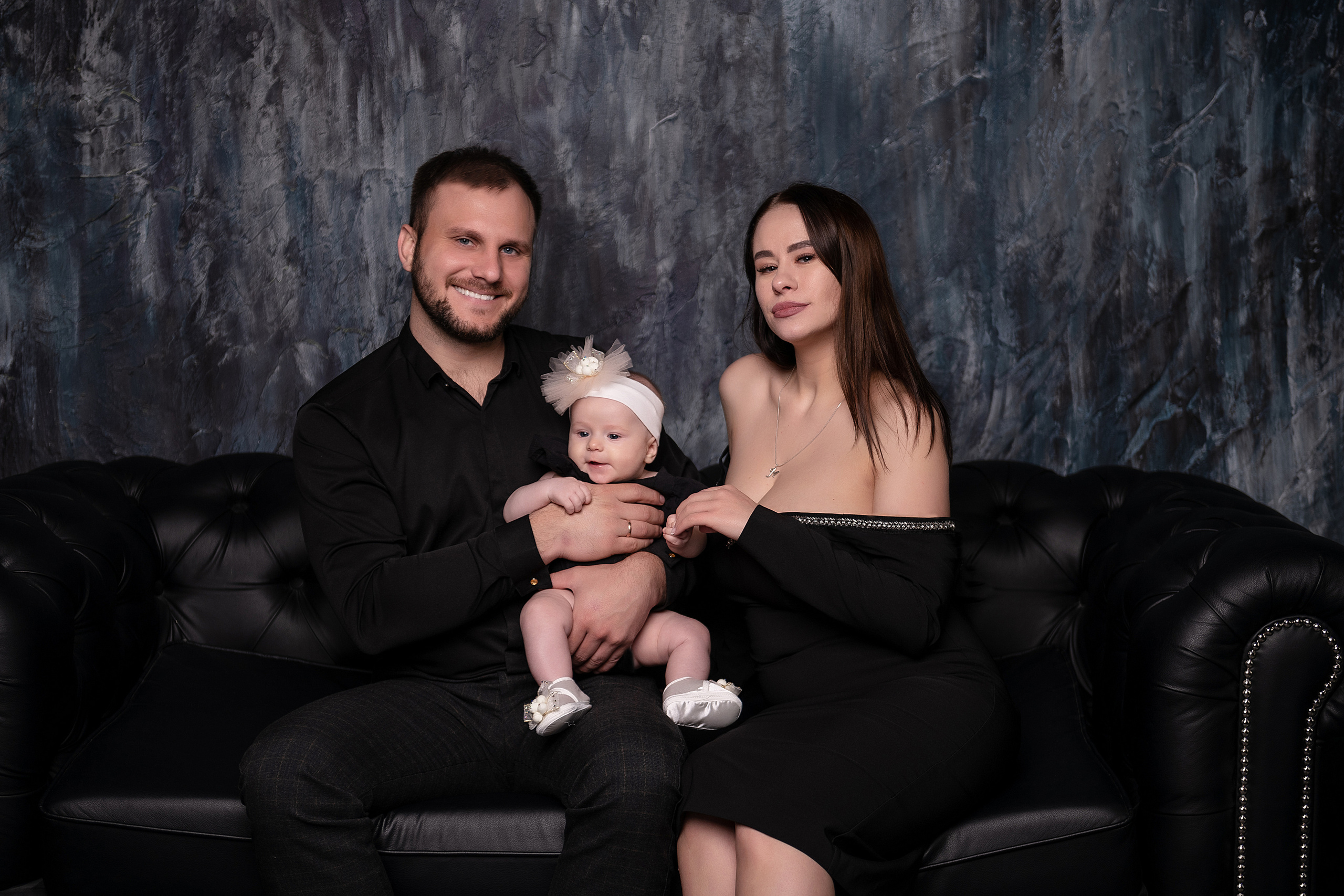 Семейная фотосессия в студии. Свадебный фотограф Новороссийск Марина КрамарИна Полещук