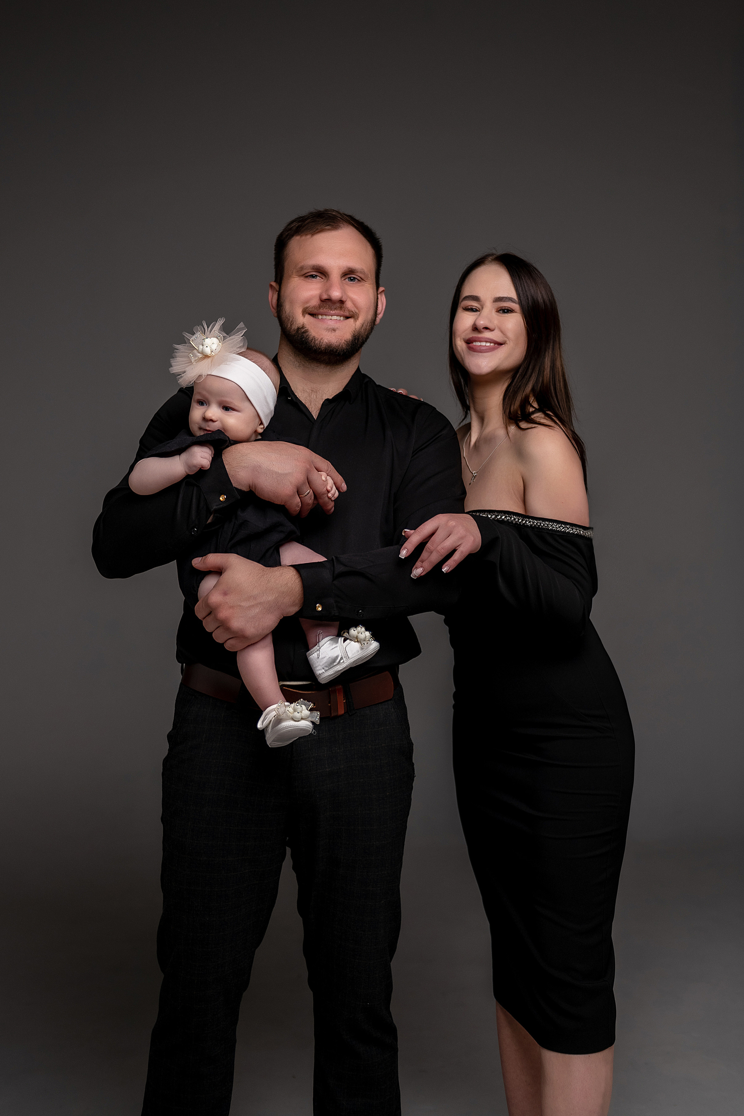 Семейная фотосессия в студии. Свадебный фотограф Новороссийск Марина КрамарИна Полещук