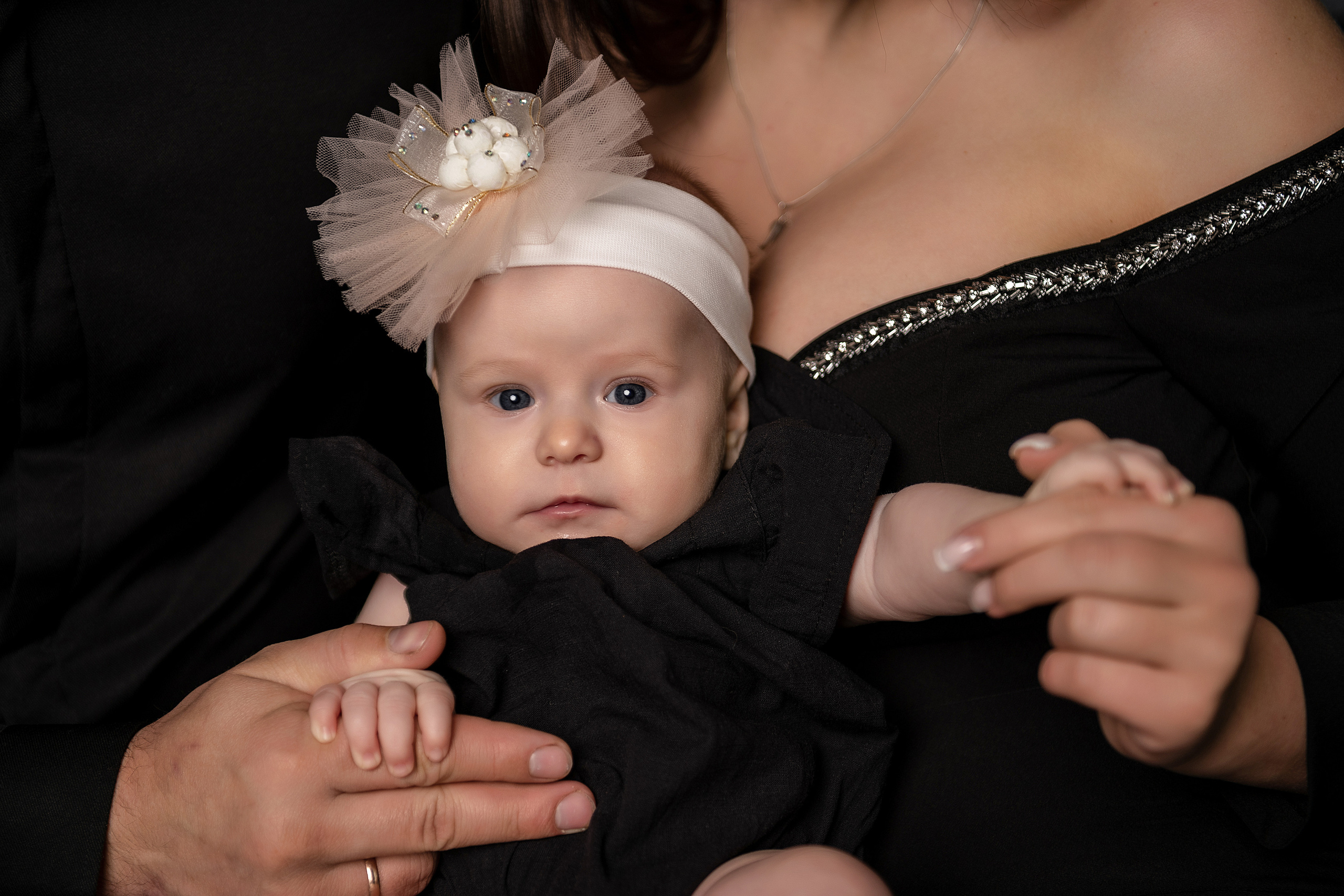 Семейная фотосессия в студии. Свадебный фотограф Новороссийск Марина КрамарИна Полещук