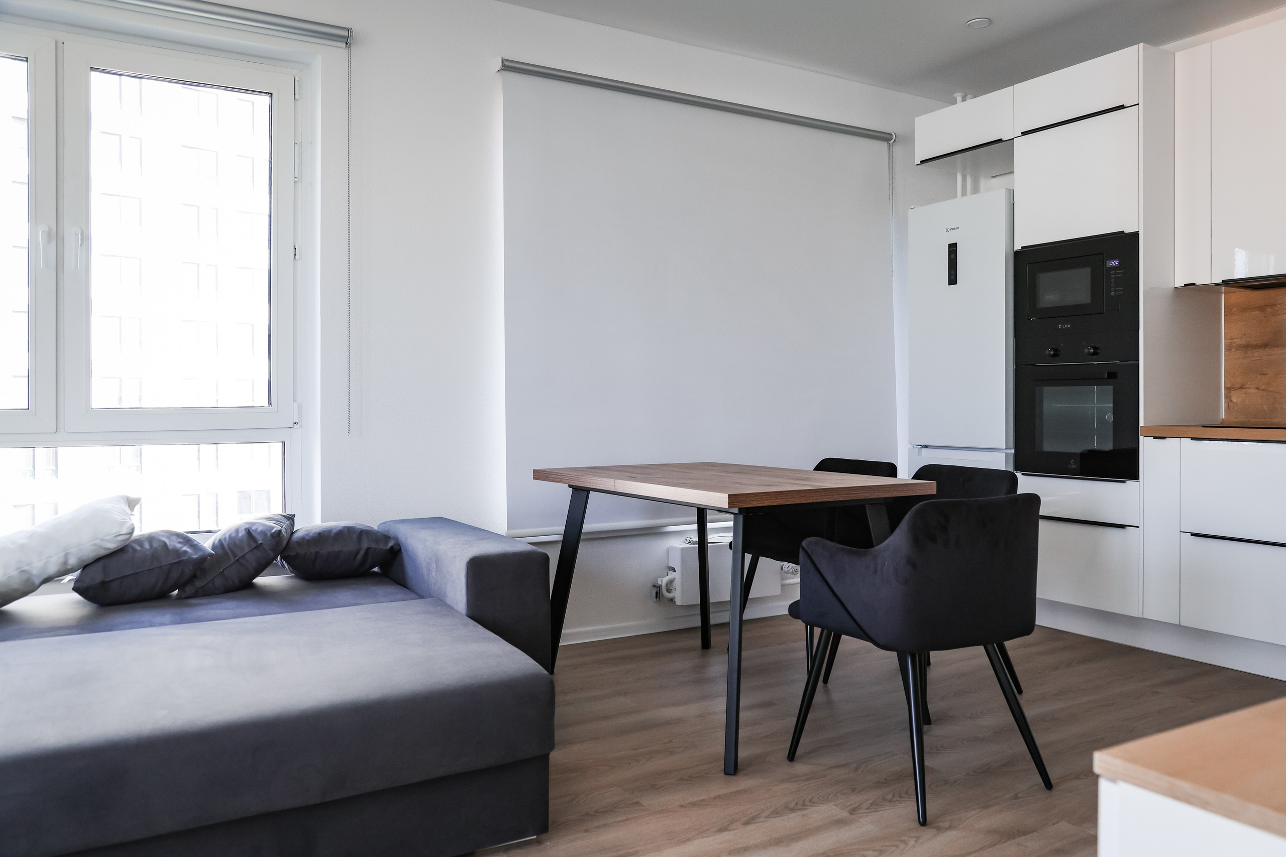 APARTMENT COMPLEX INTERIOR. Mixturecaptures