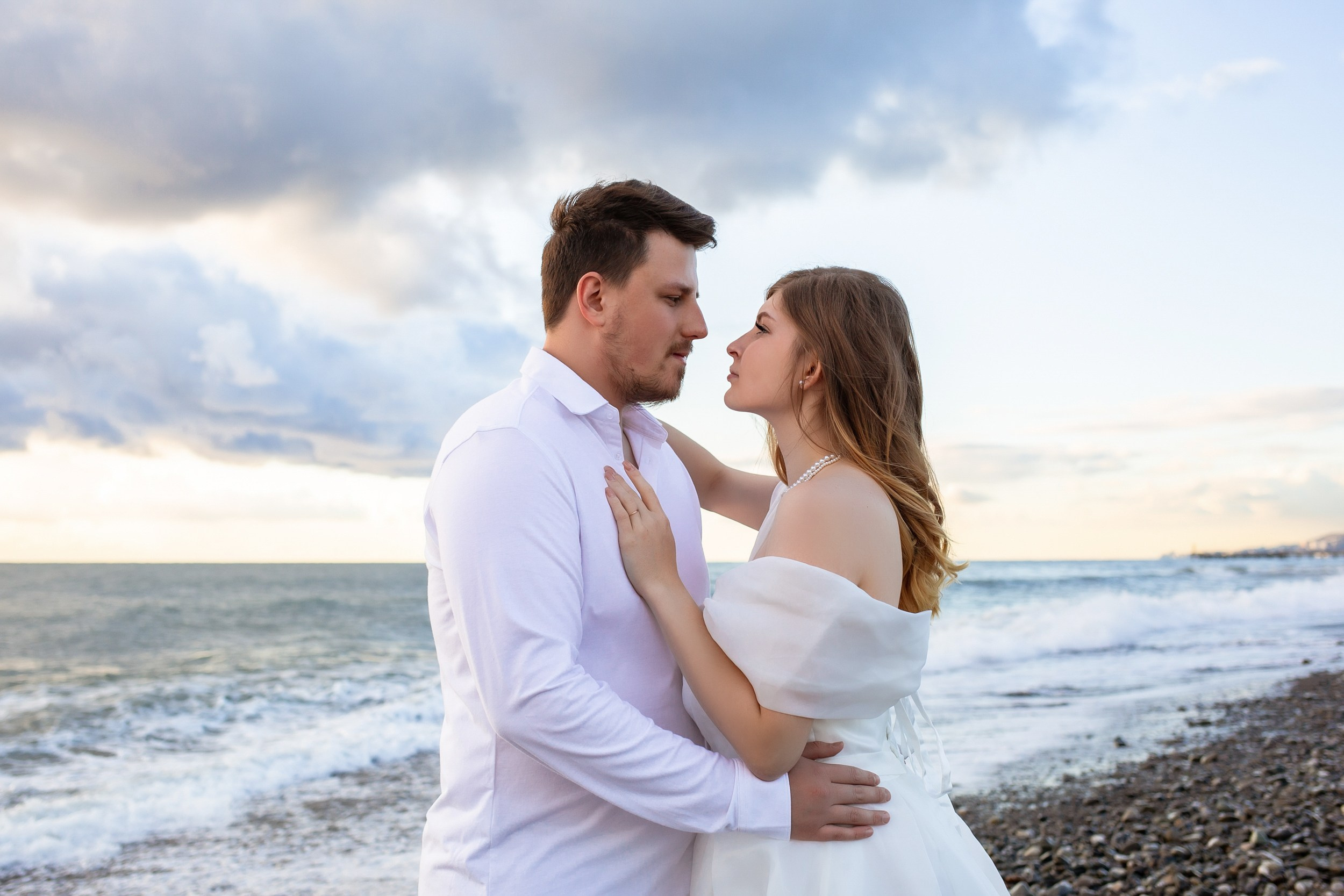 Свадебная фотосессия на закате на берегу моря в Сочи. Фотограф Сочи Адлер. Солькаева Анастасия