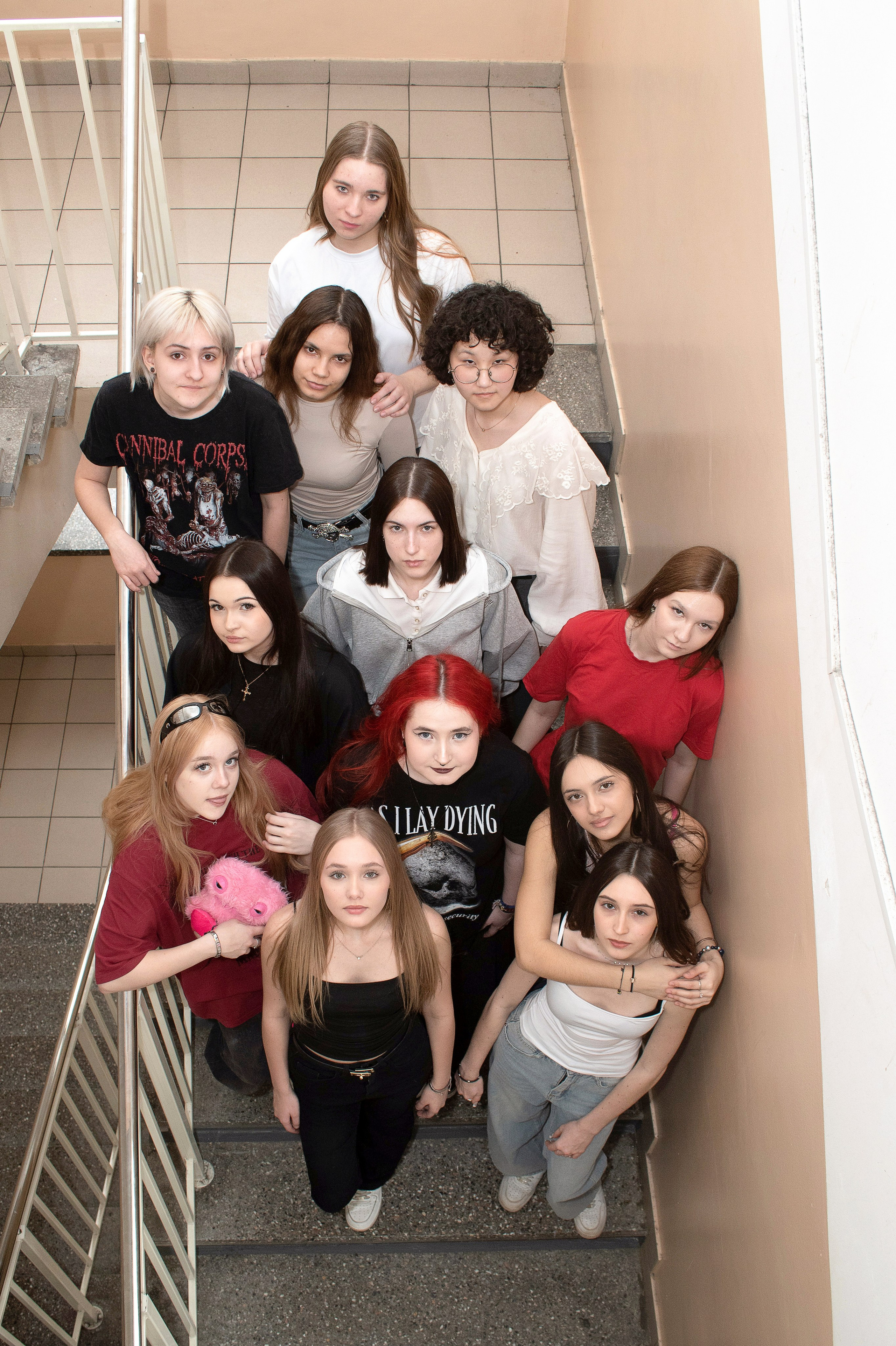 Старшая школа. Школьный фотограф, Новосибирск. Выпускные альбомы для школьников и детских садов, общие фото и «классные истории» для невыпускных классов