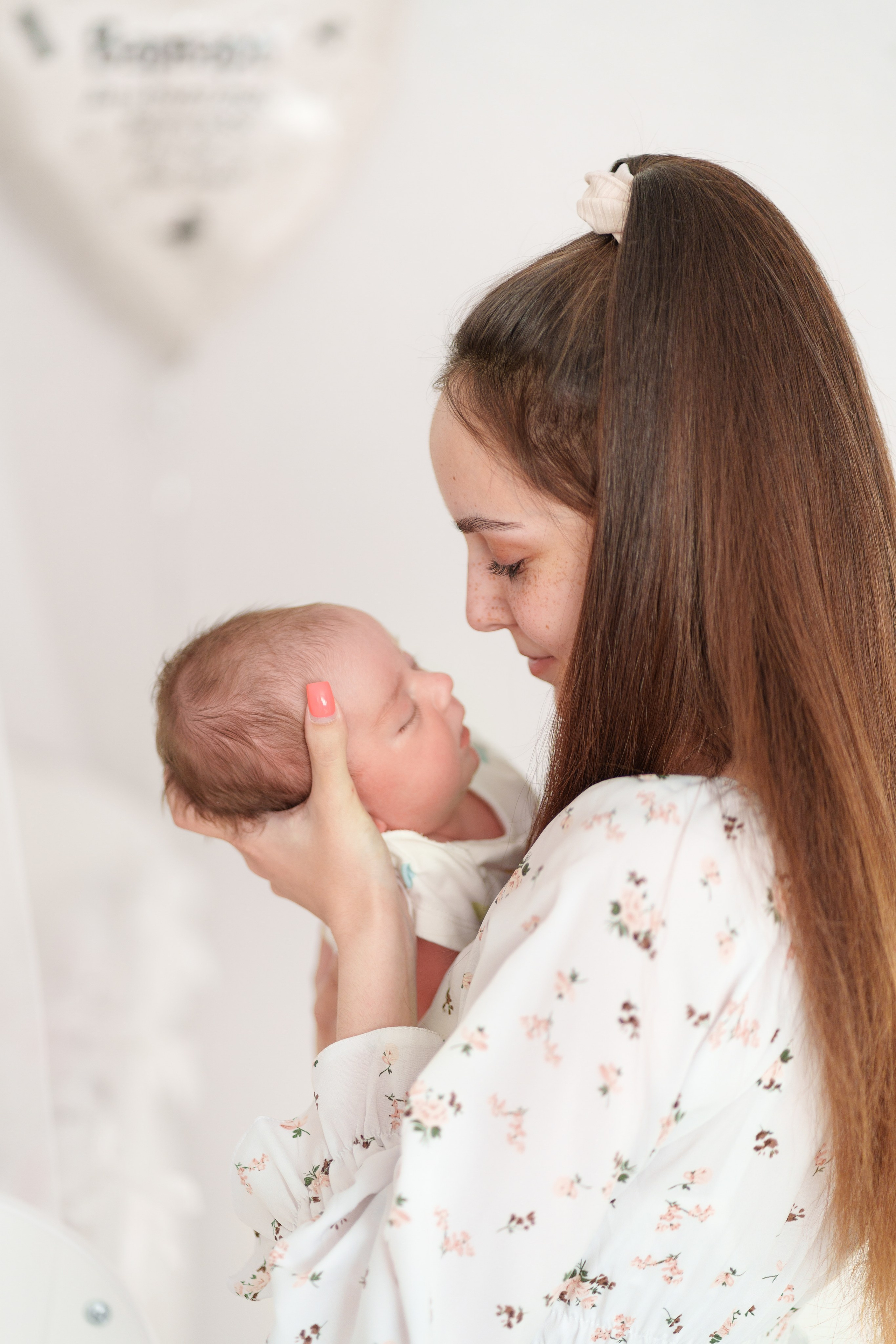 Newborn Мария. Фотостудия для новорожденных и малышей в Твери — На ручки