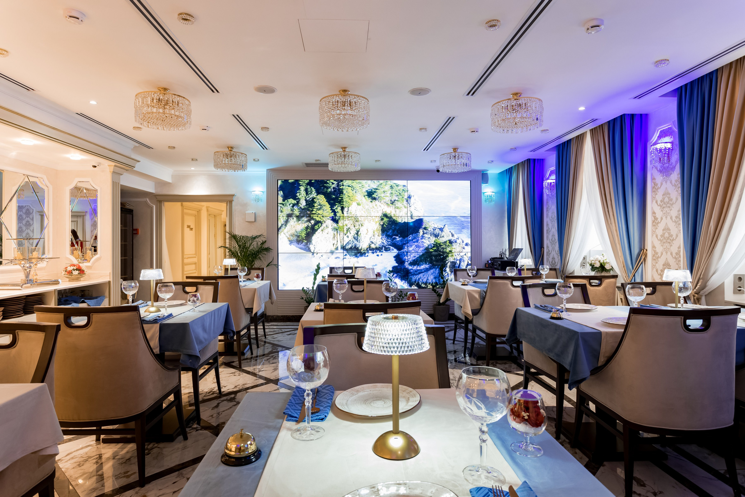 Фотосъемка для ресторана Волшебная арфа. Интерьеры, Контент, Портреты | Фотограф в Москве Дани Терно